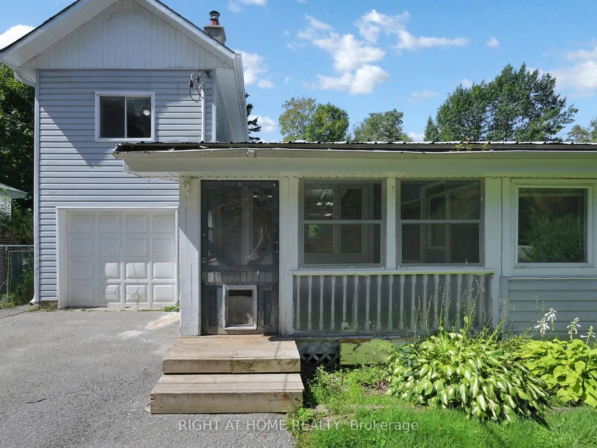 822 PINE Avenue