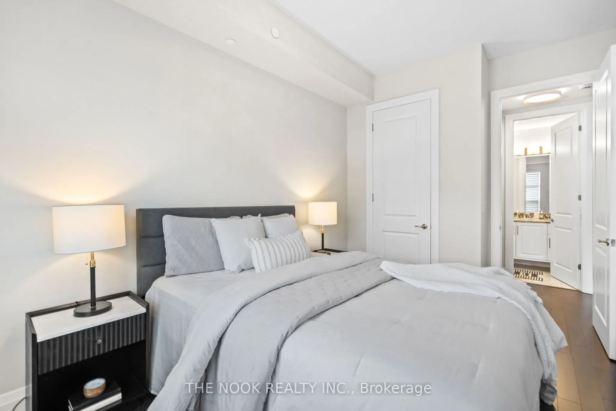 9909 Pine Valley Drive, #213