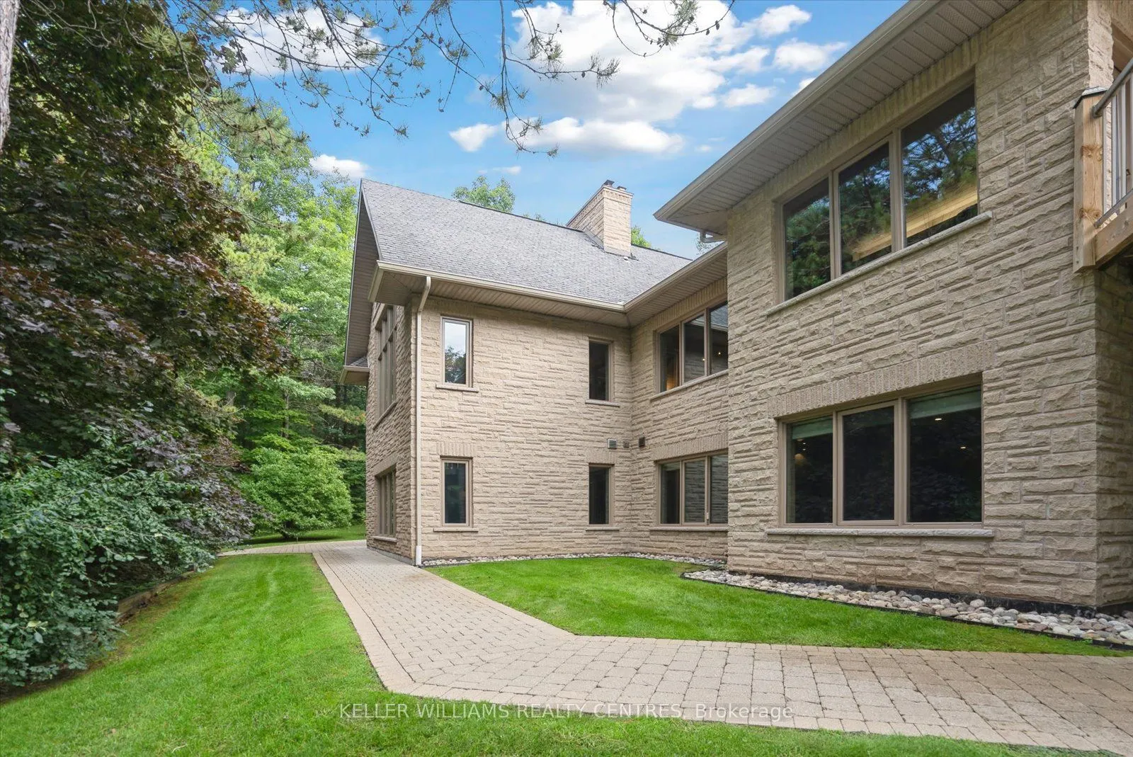 6 Country Heights Drive
