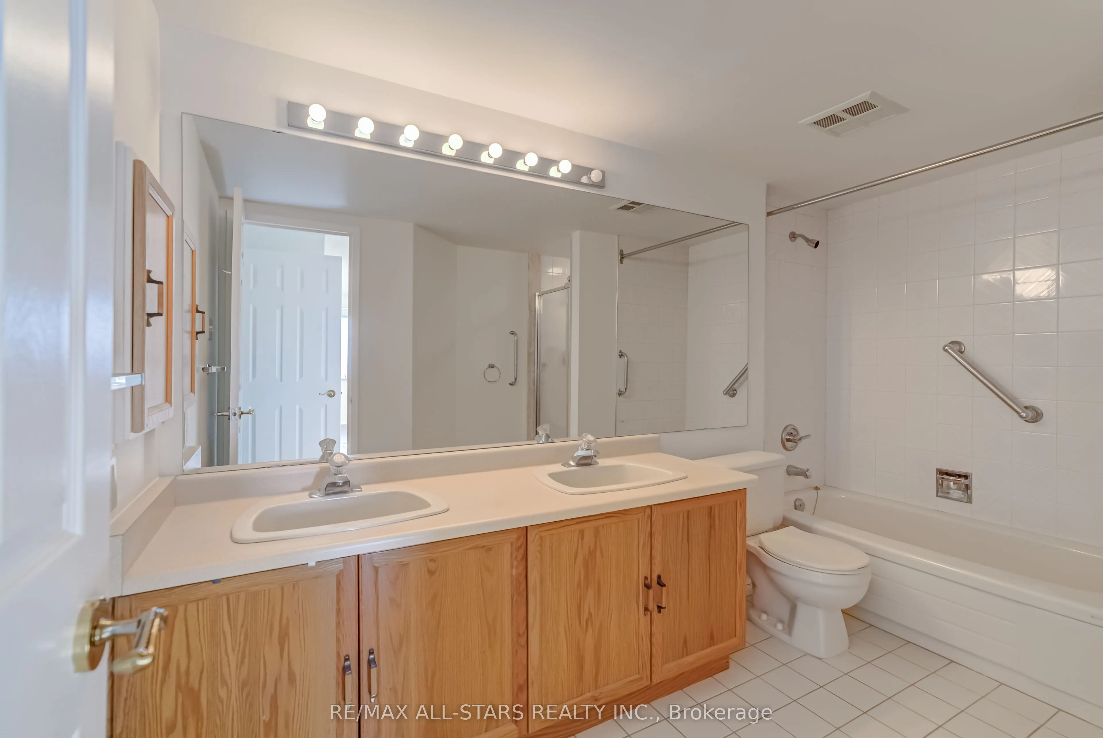 2 Raymerville Drive, #718