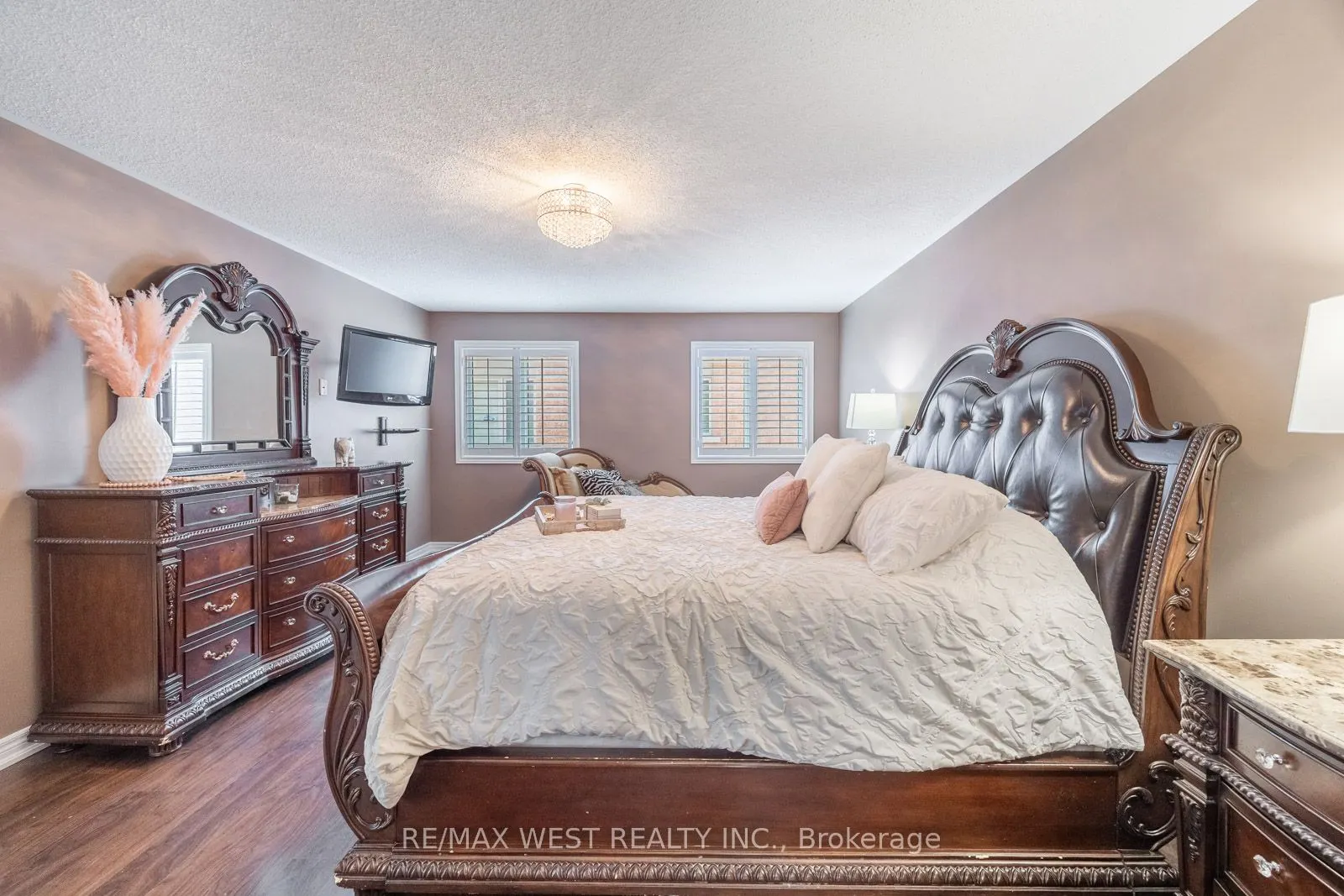 16 Heathcliffe Drive