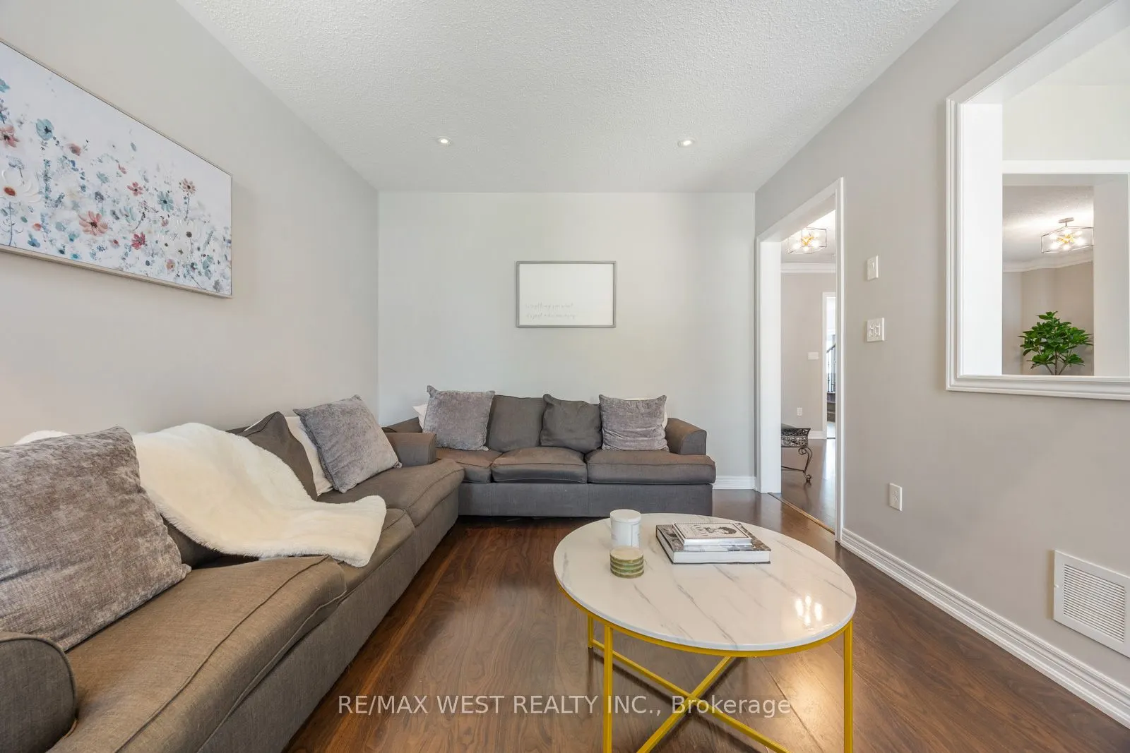 16 Heathcliffe Drive