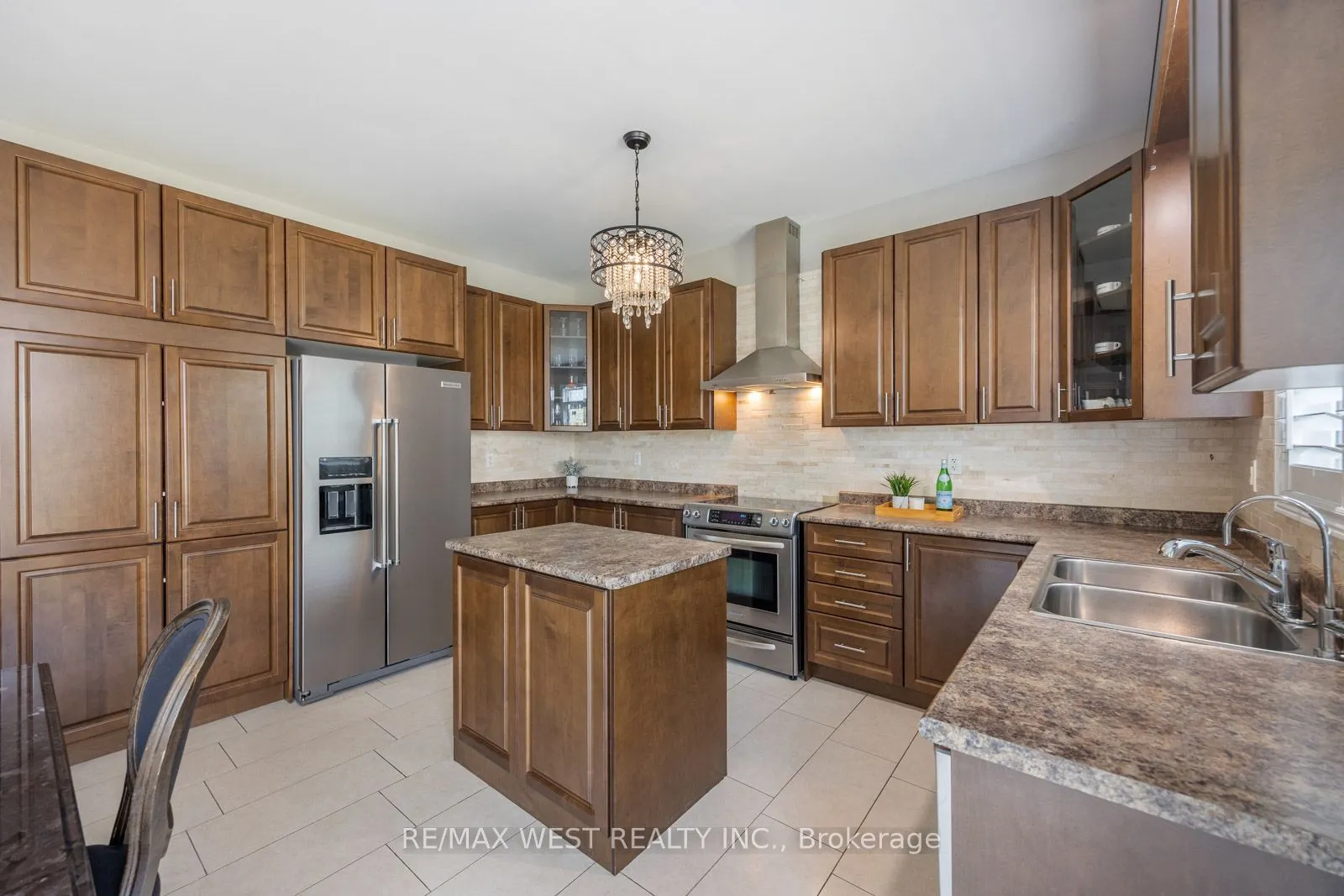 16 Heathcliffe Drive