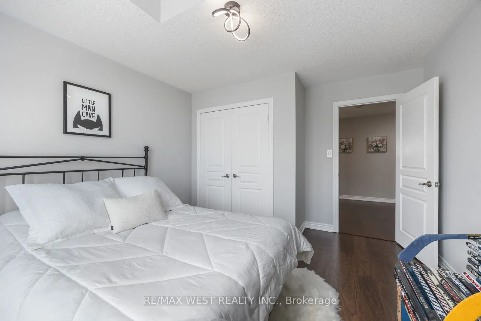 16 Heathcliffe Drive