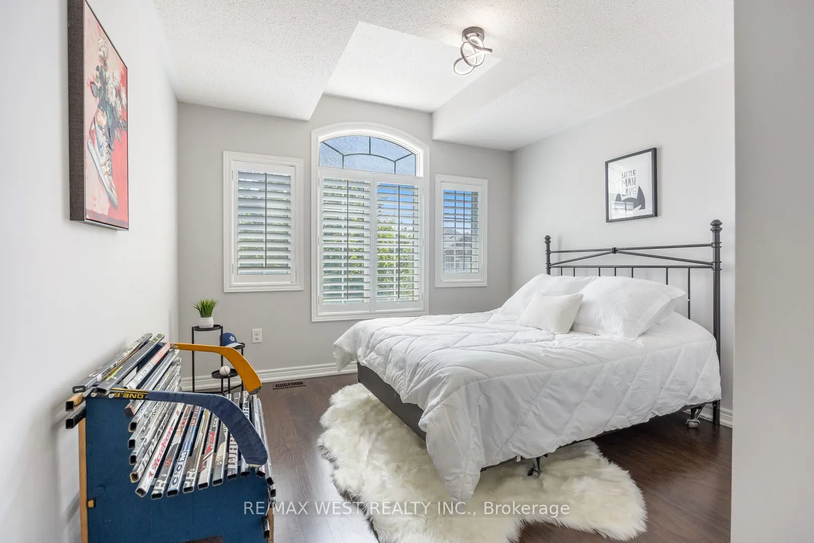 16 Heathcliffe Drive