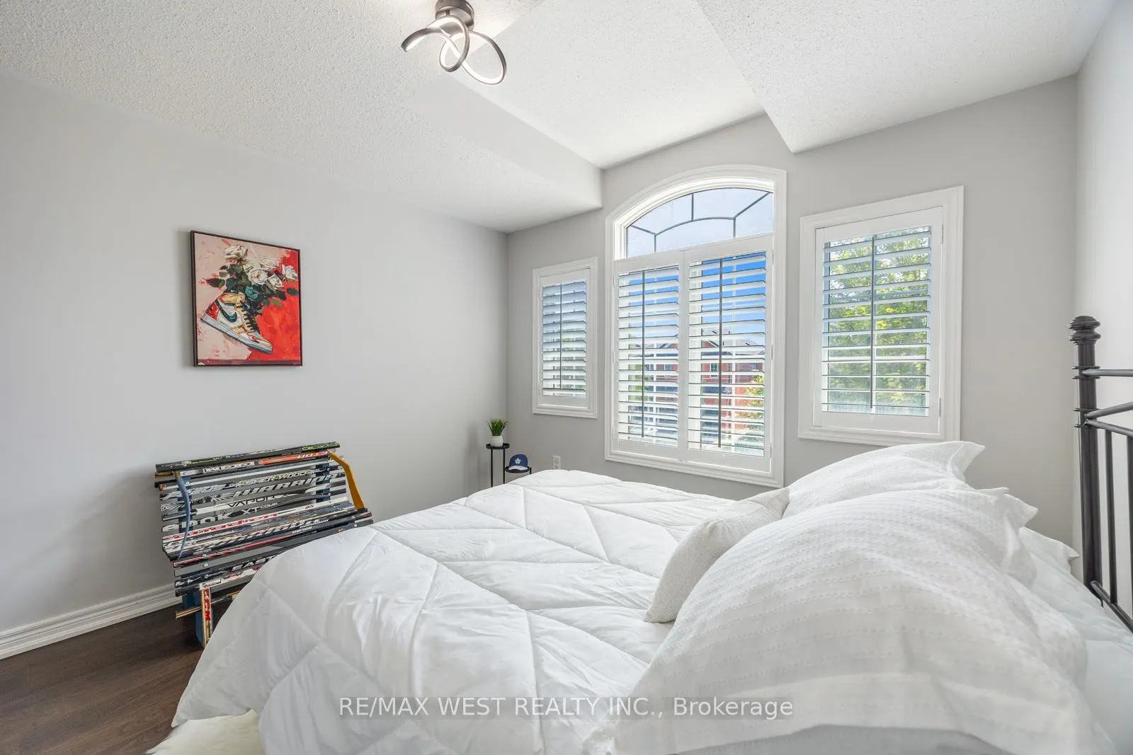 16 Heathcliffe Drive