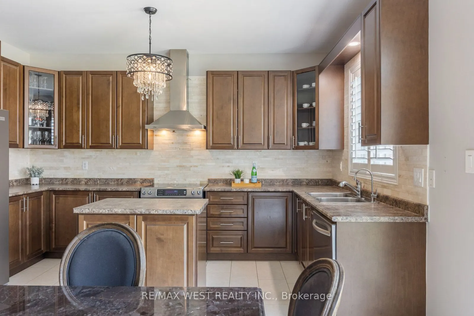 16 Heathcliffe Drive
