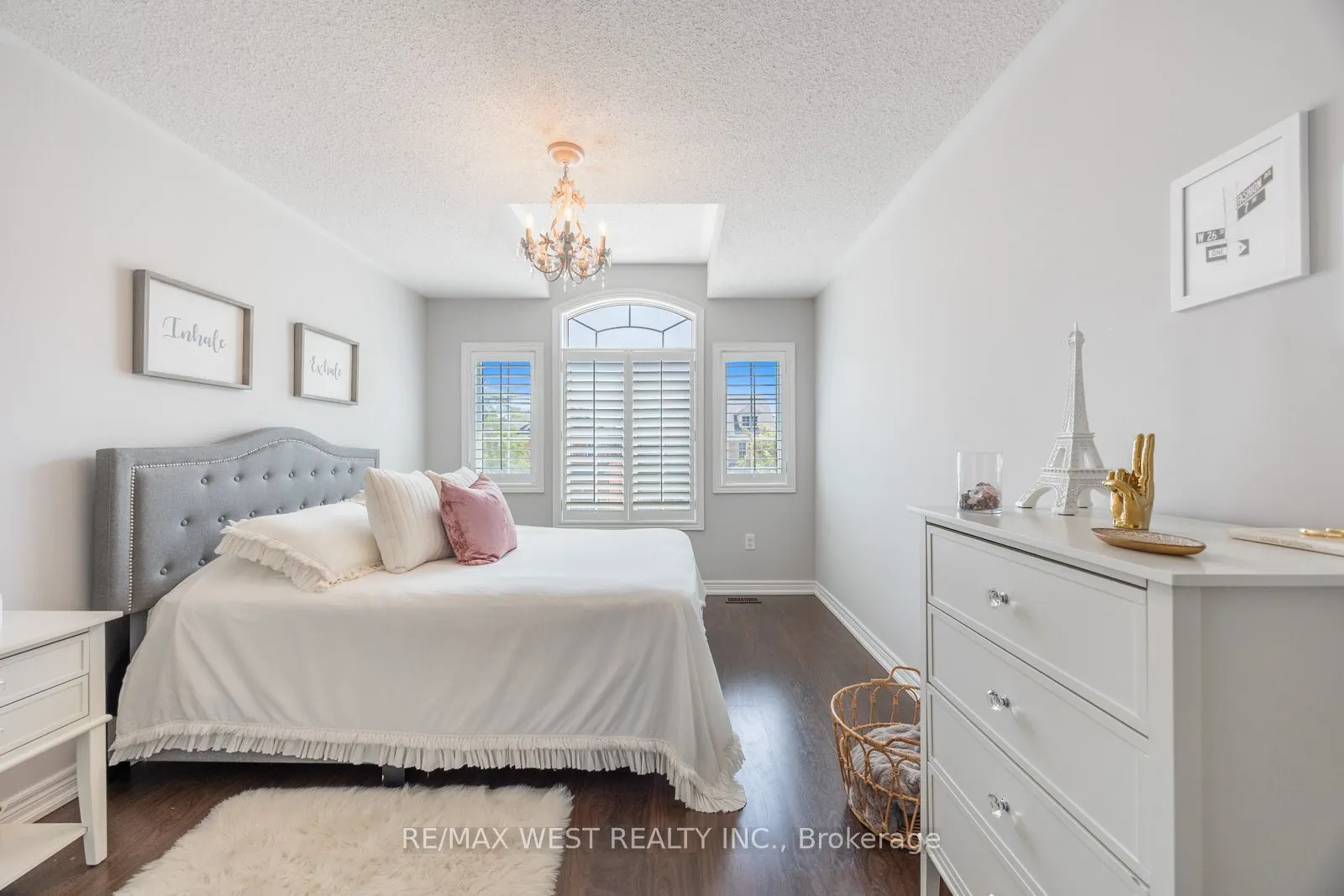 16 Heathcliffe Drive