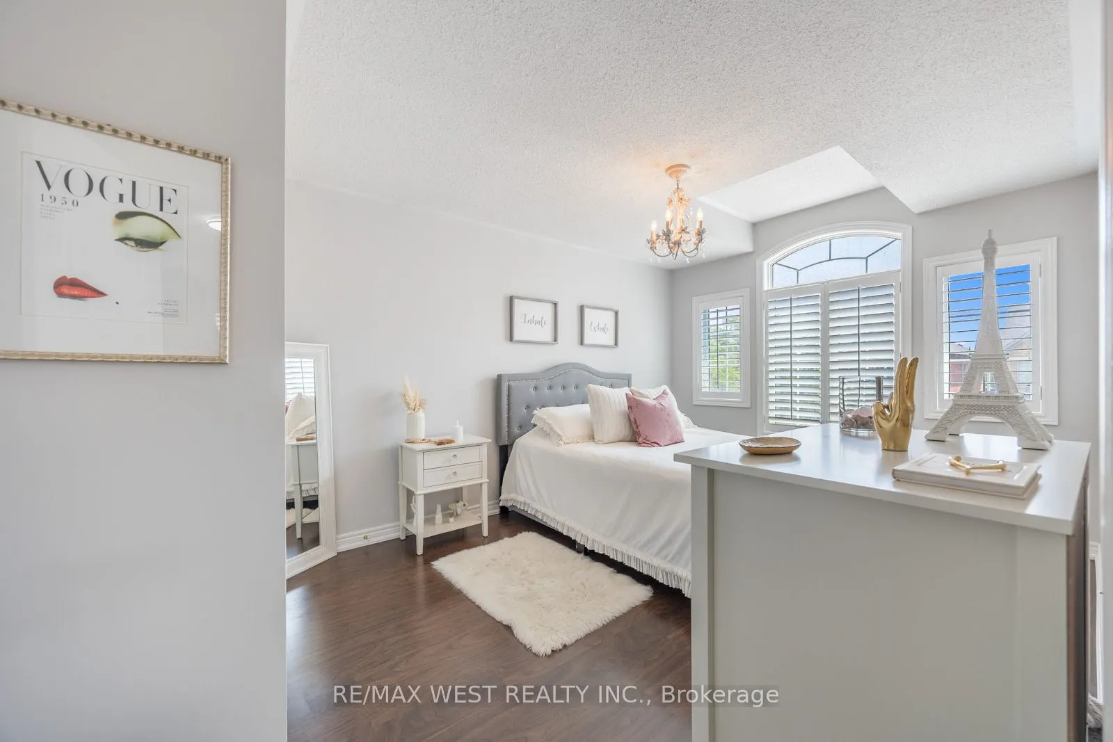 16 Heathcliffe Drive