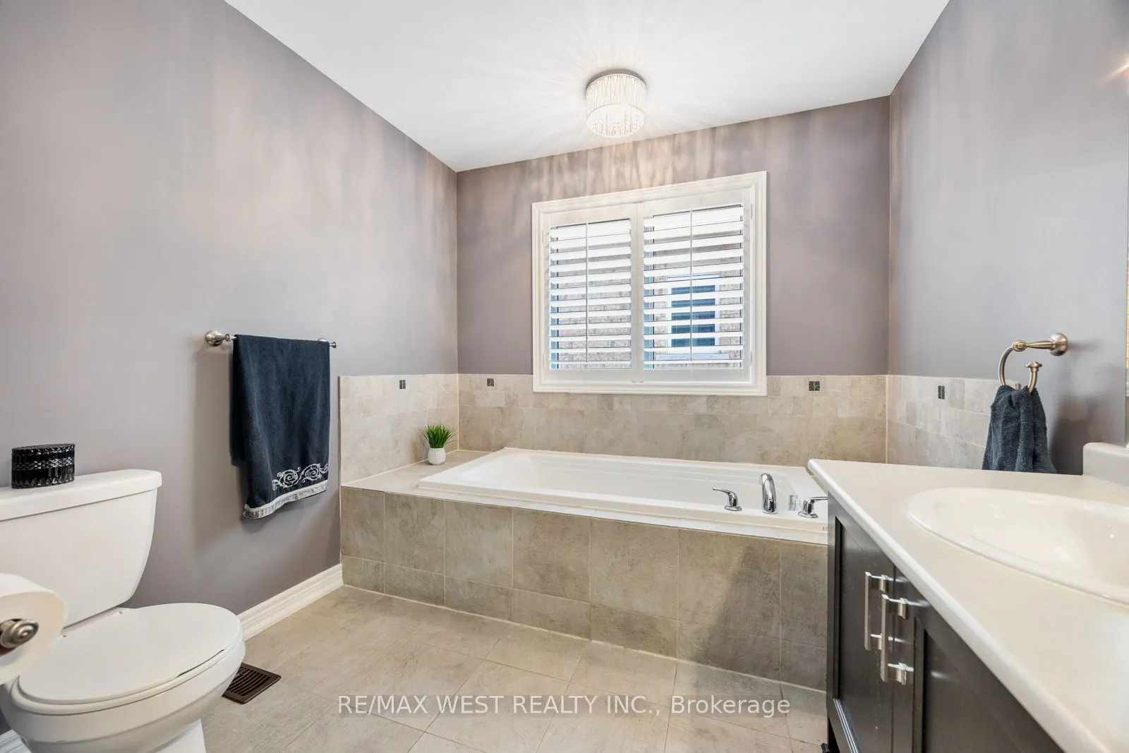 16 Heathcliffe Drive