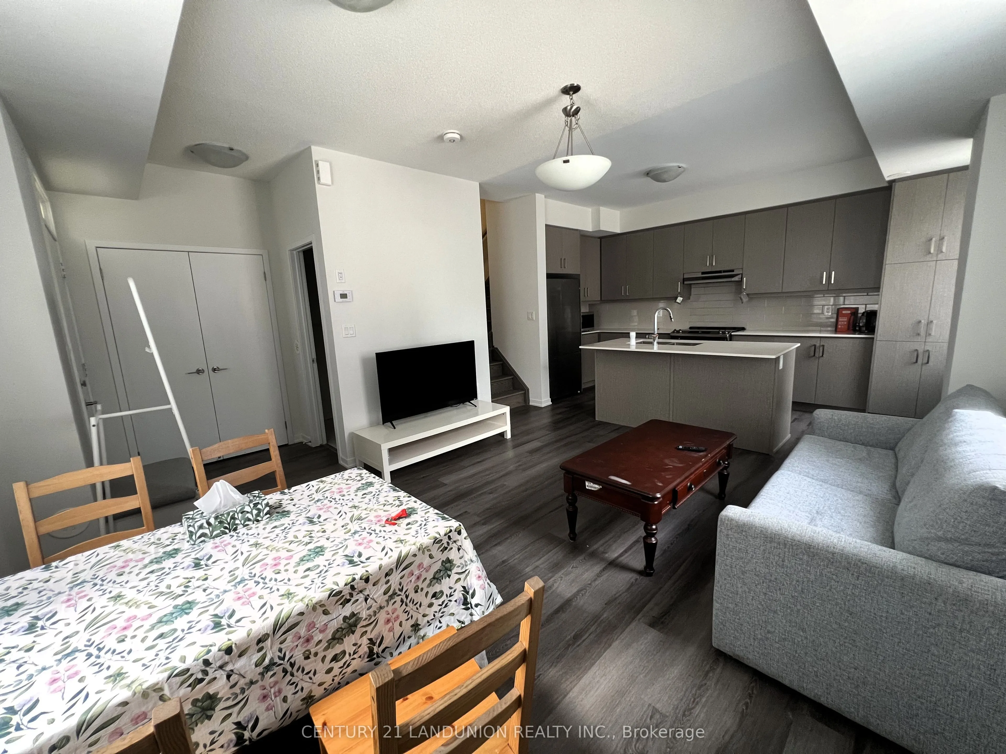 11 ALMOND BLOSSOM Mews, #140