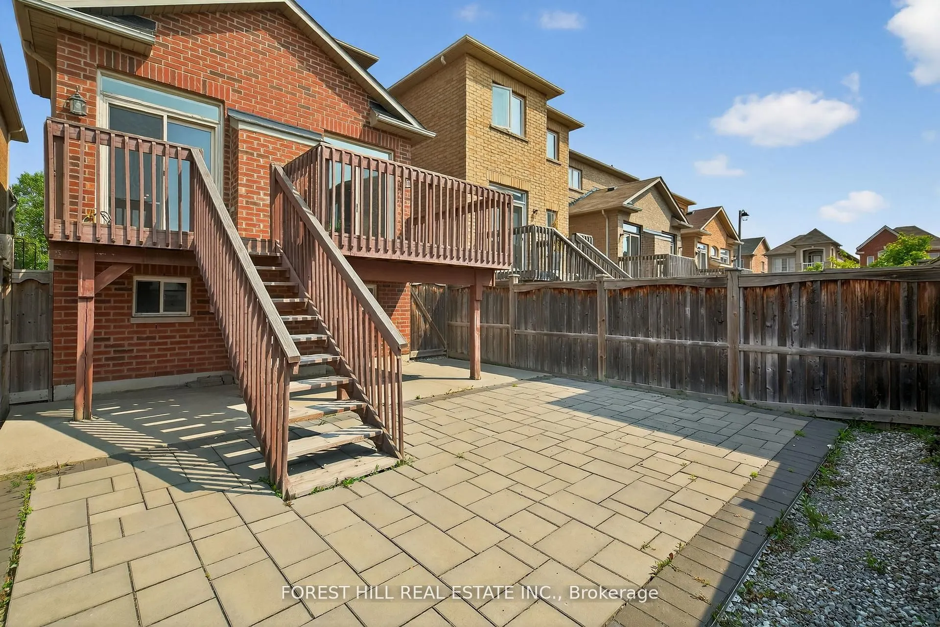 9 Robert Green Crescent