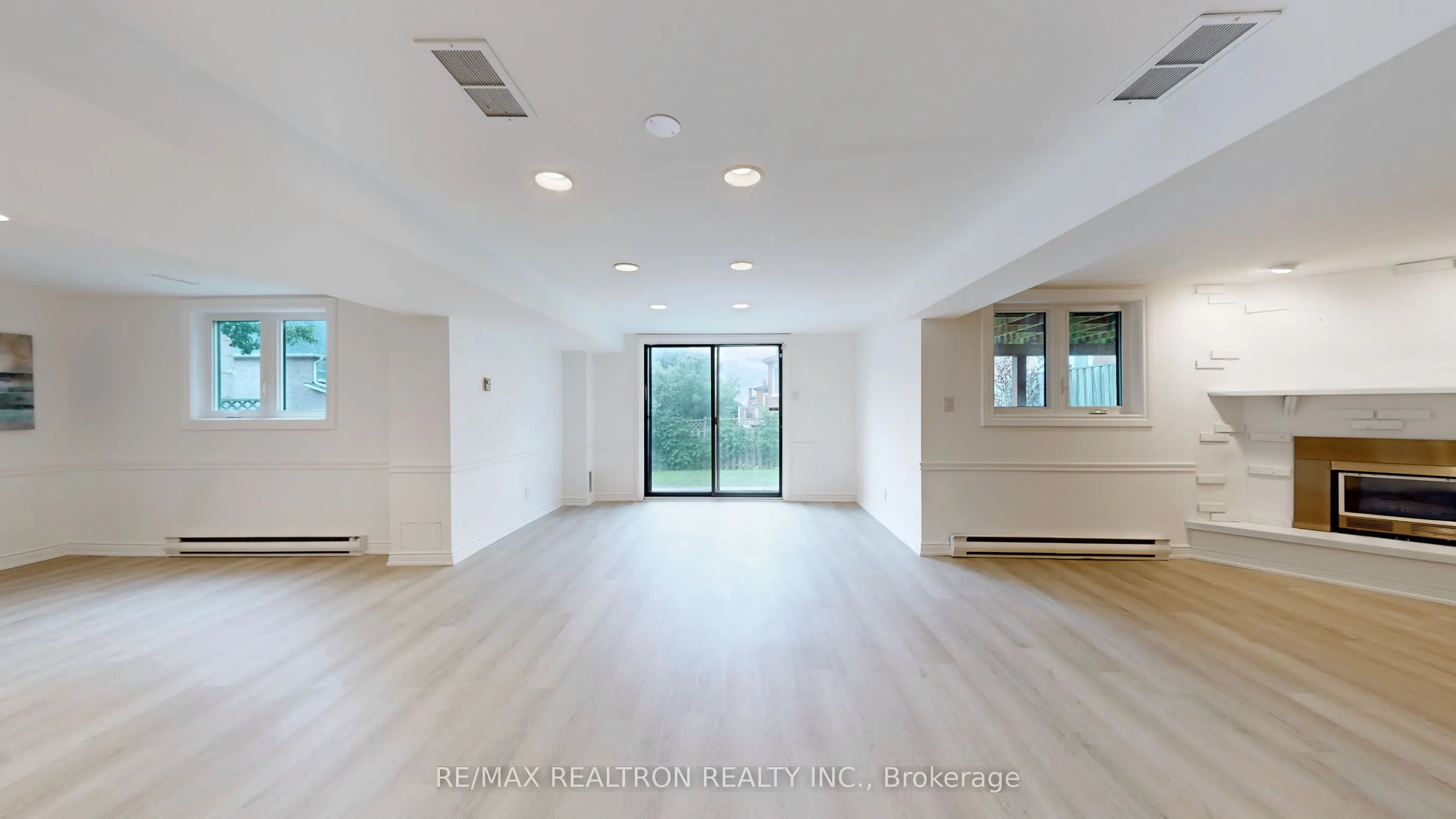 54 Central Park Drive