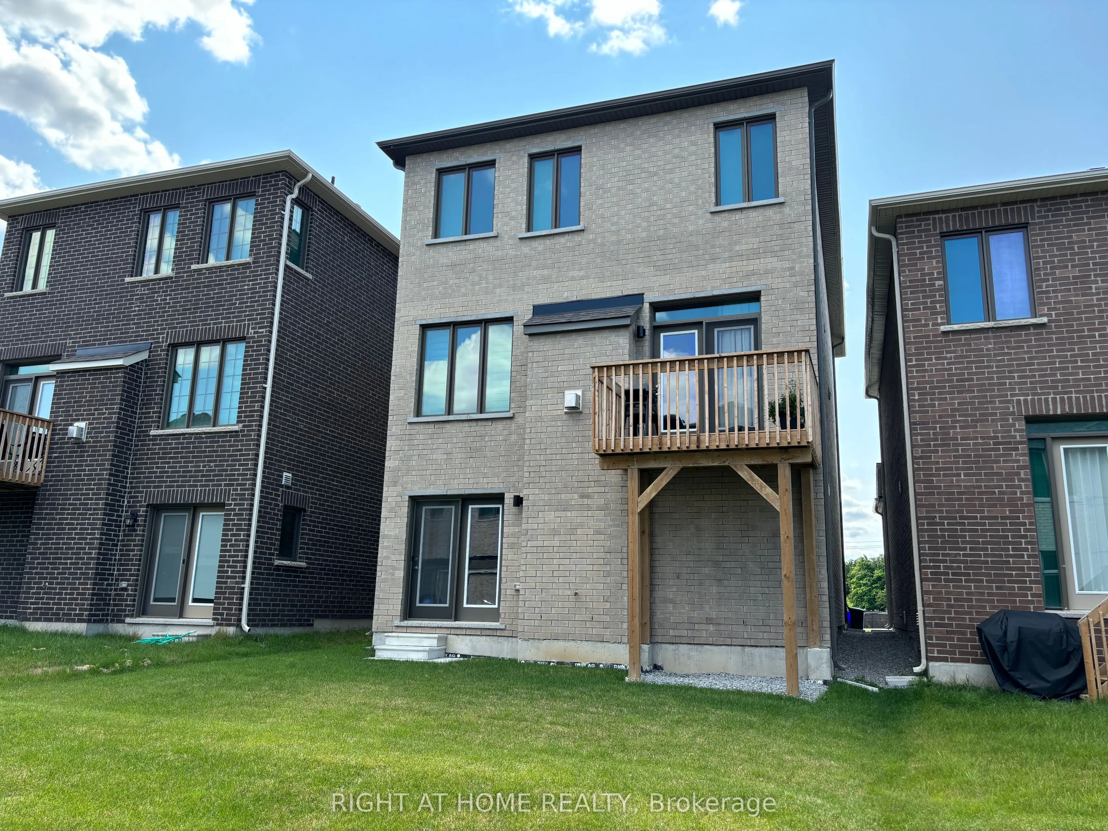 225 Beaverbrae Drive