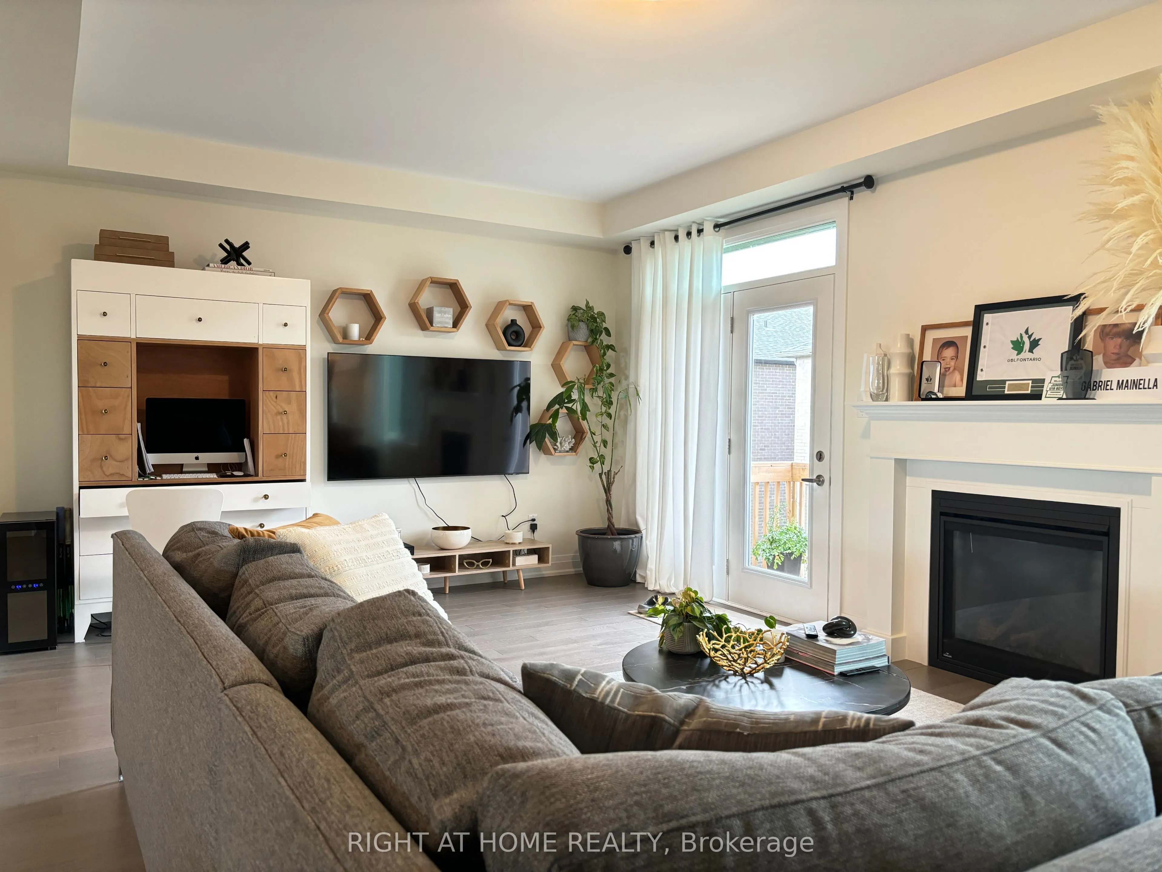 225 Beaverbrae Drive