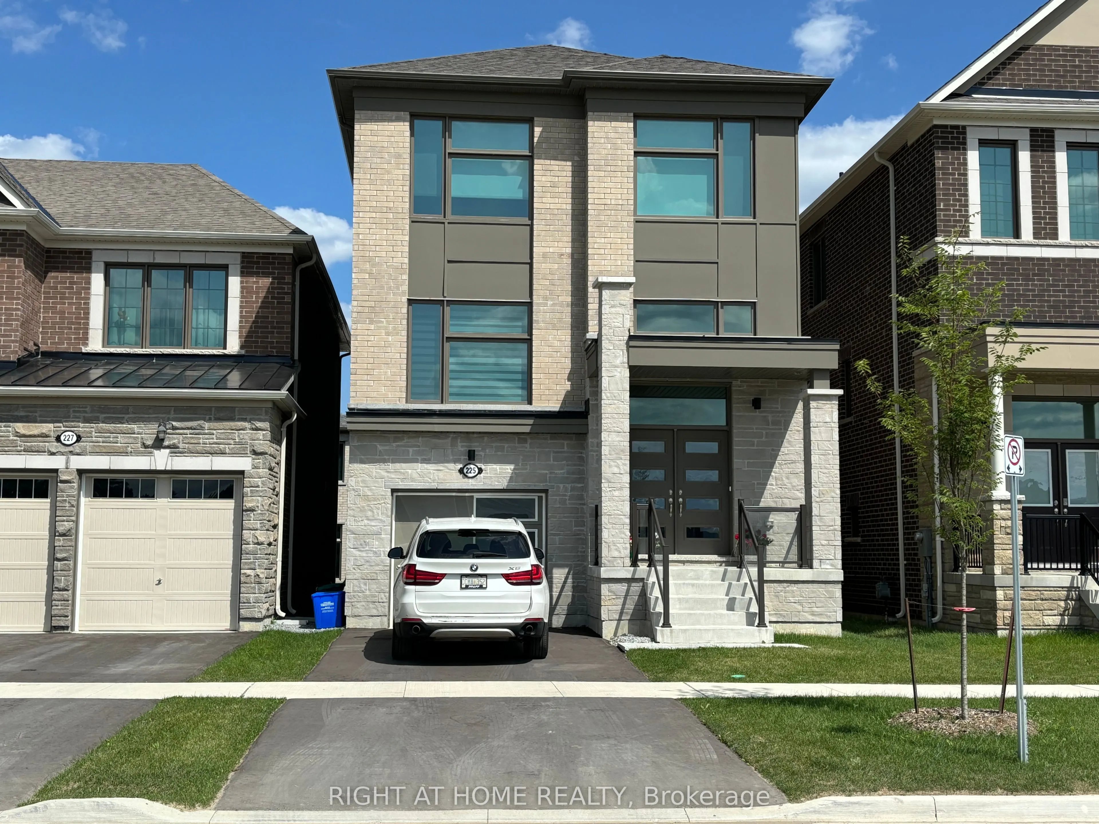225 Beaverbrae Drive