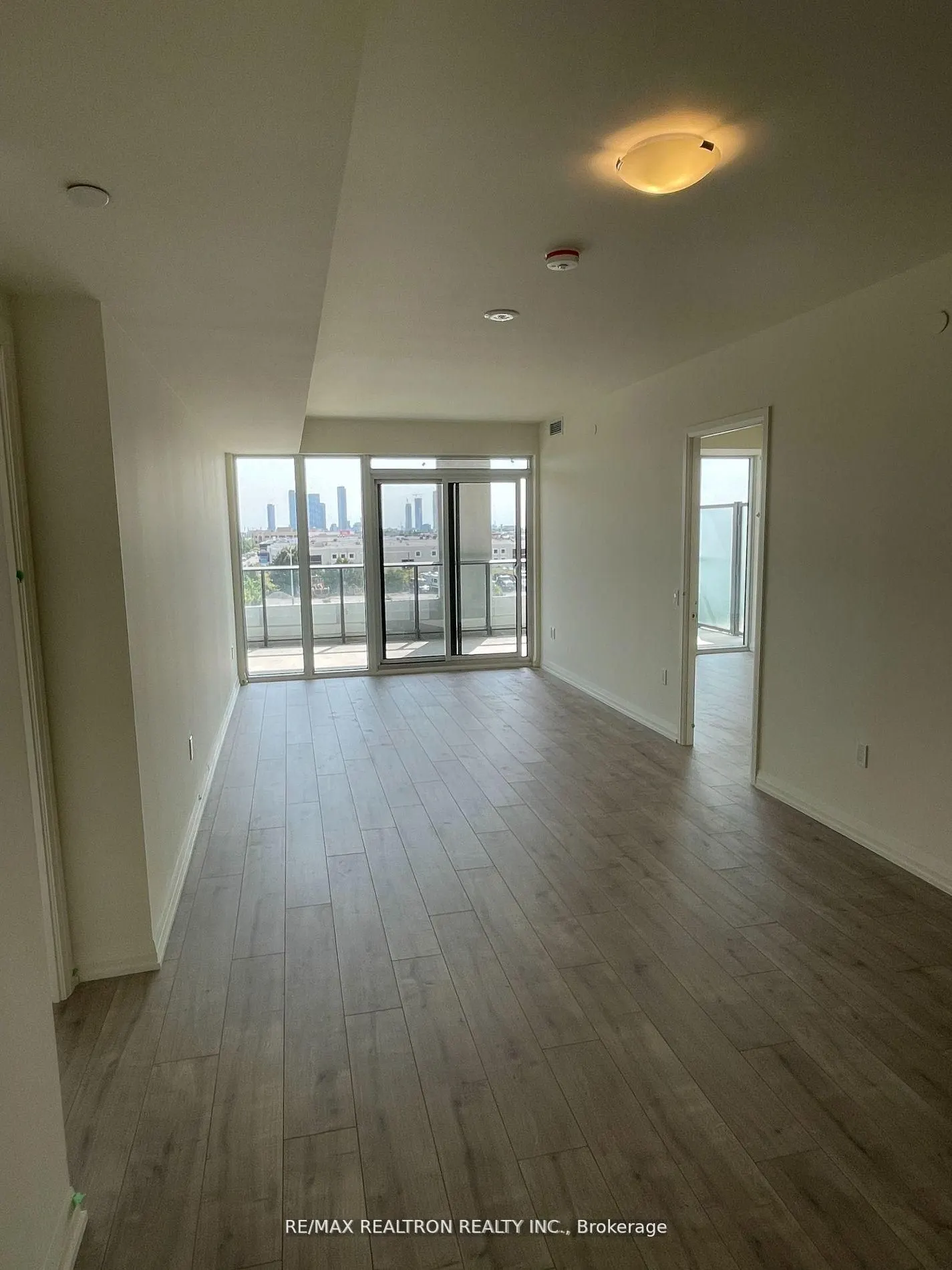 8960 Jane Street, #326