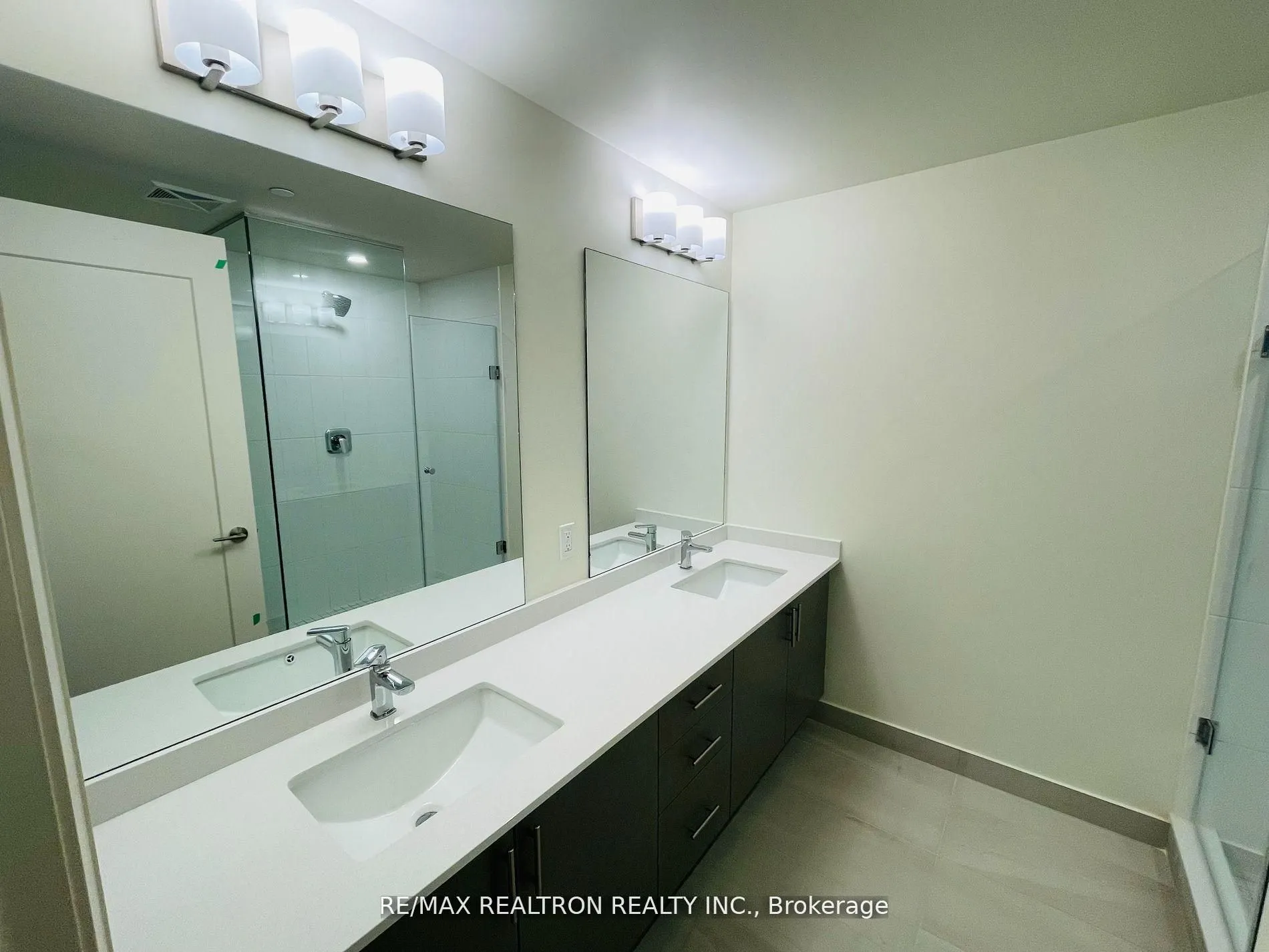 8960 Jane Street, #326