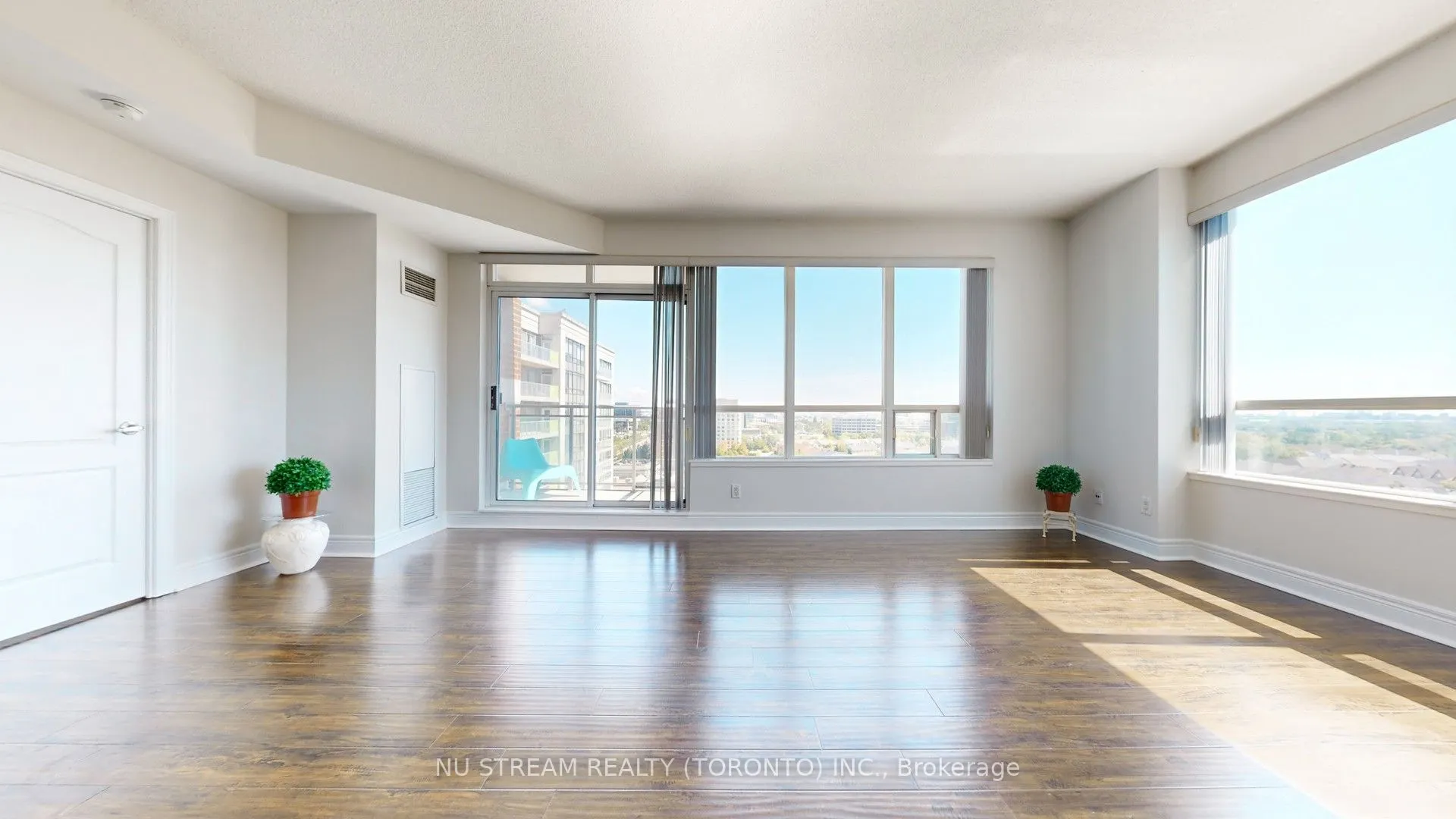 62 Suncrest Boulevard, #1020
