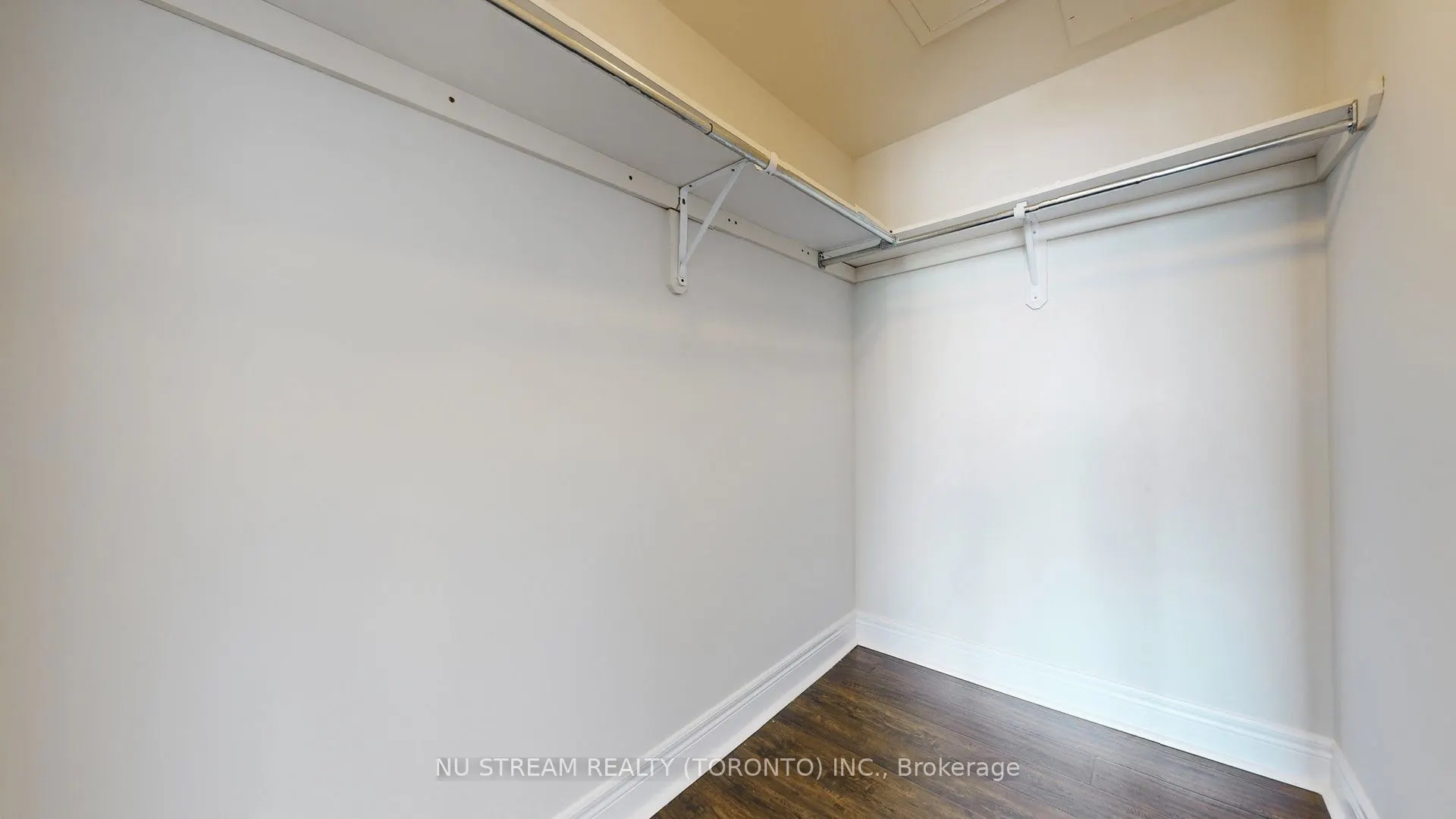 62 Suncrest Boulevard, #1020