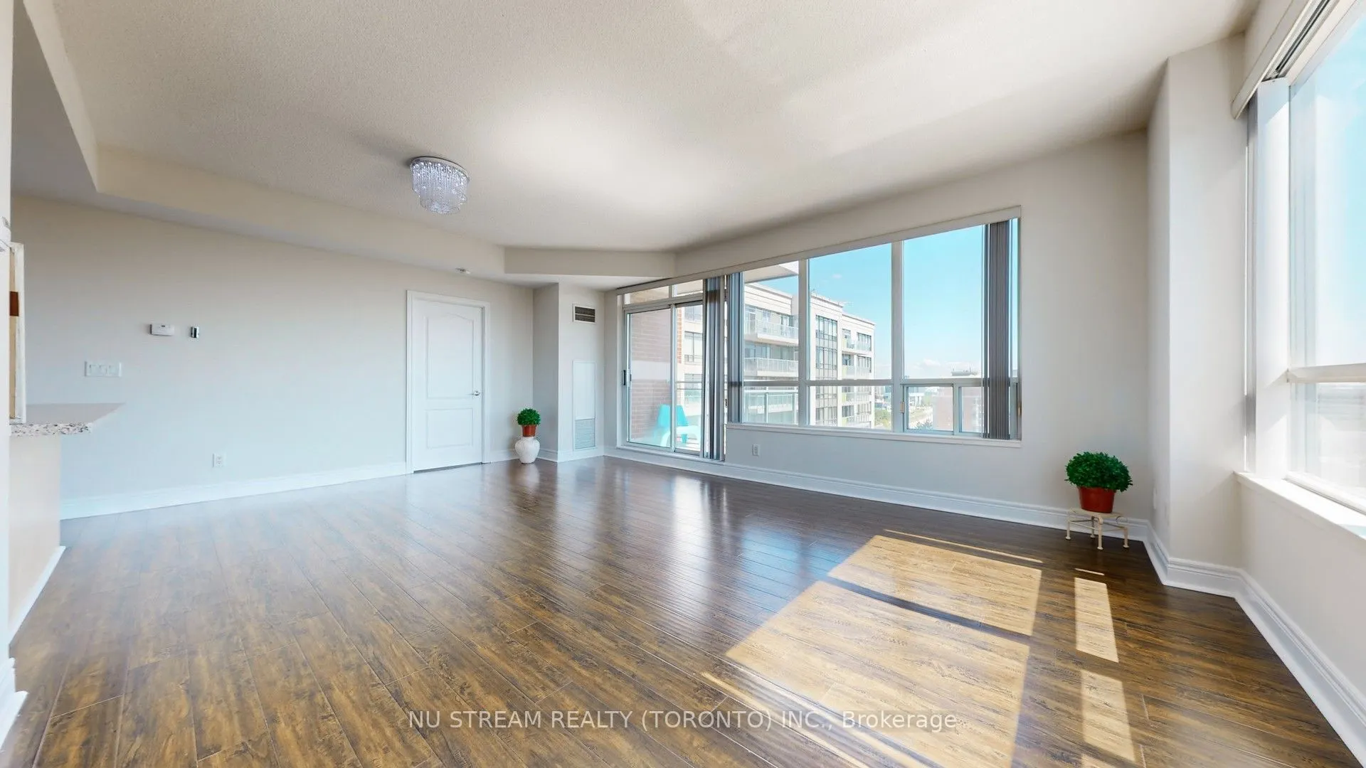 62 Suncrest Boulevard, #1020