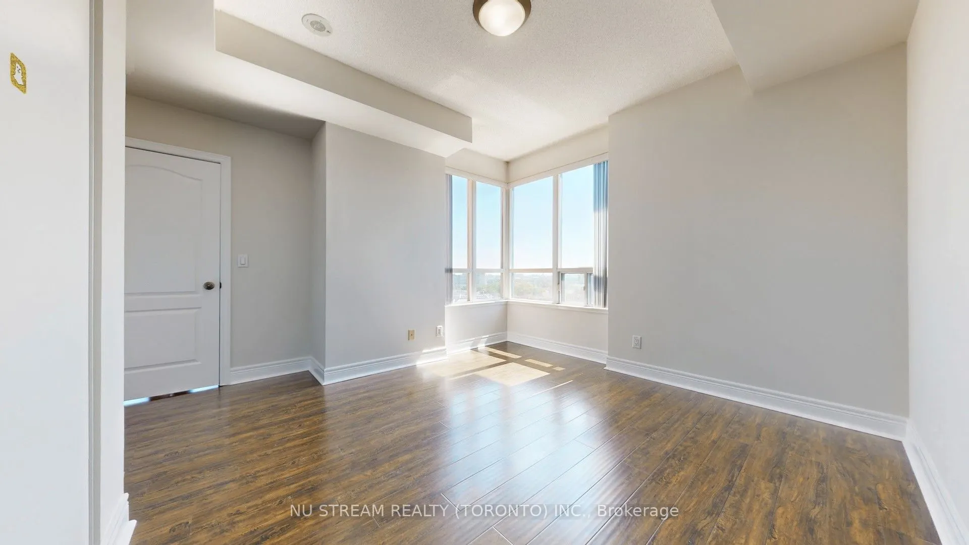 62 Suncrest Boulevard, #1020