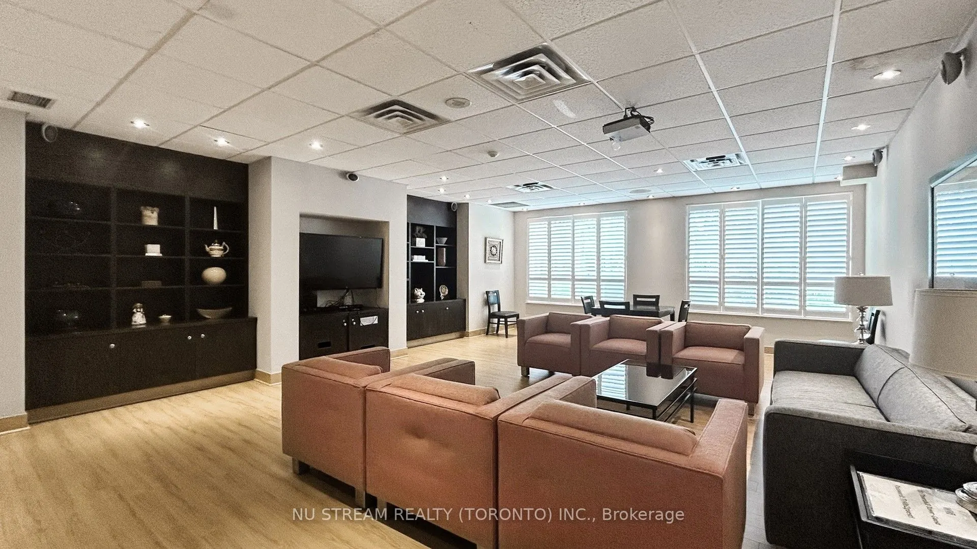62 Suncrest Boulevard, #1020