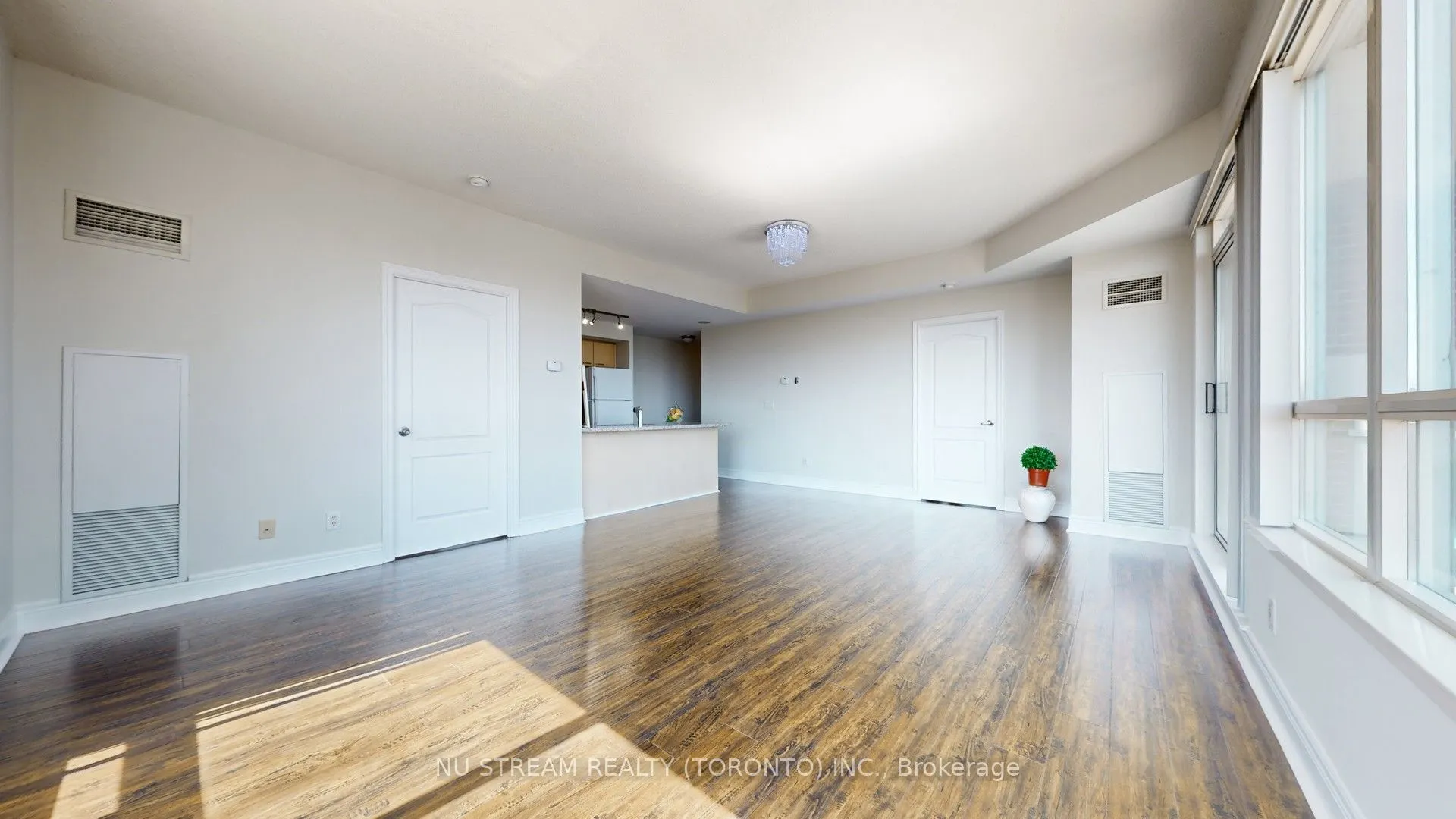 62 Suncrest Boulevard, #1020
