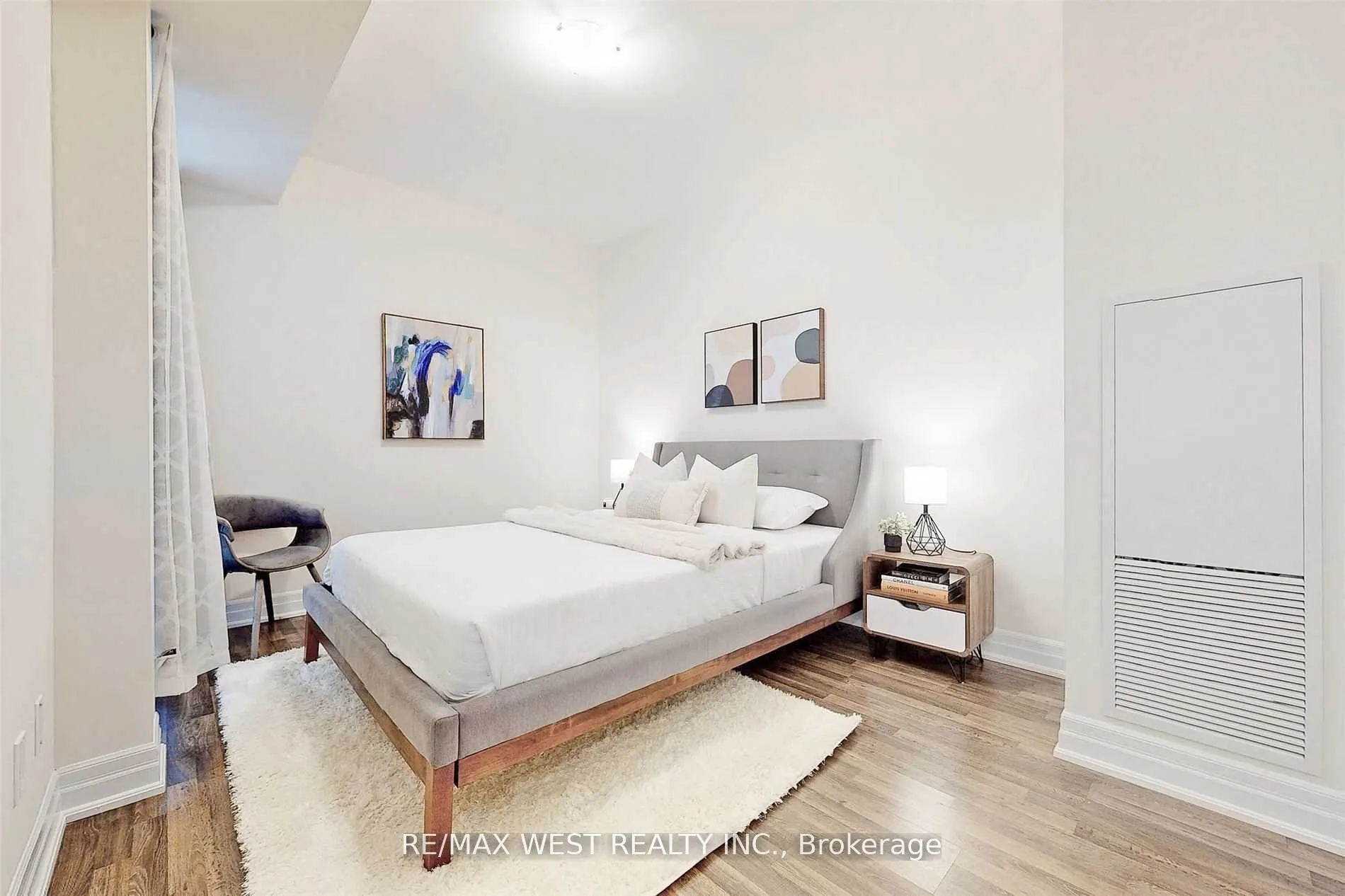 9085 Jane Street, #301