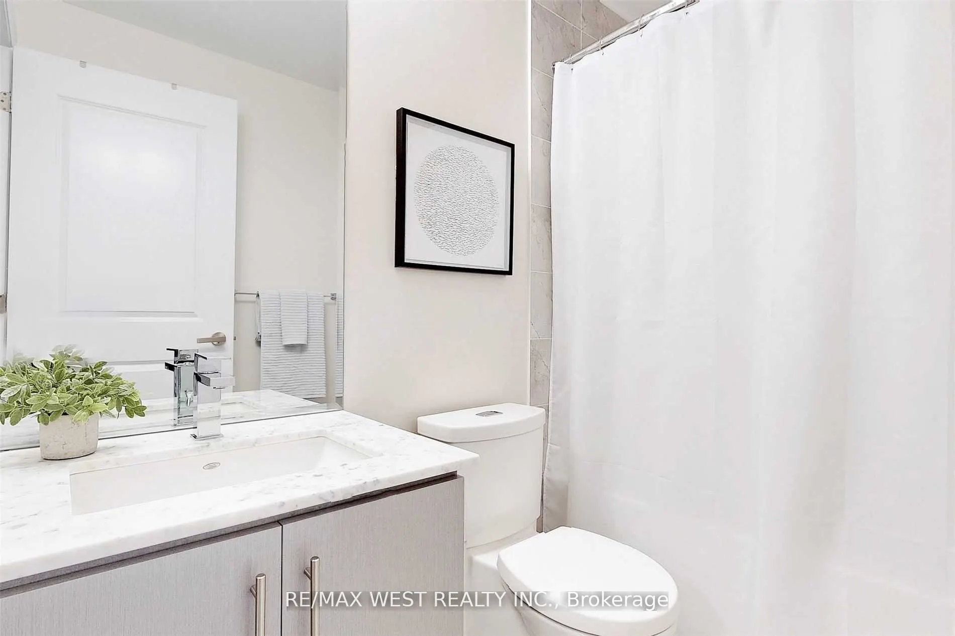 9085 Jane Street, #301
