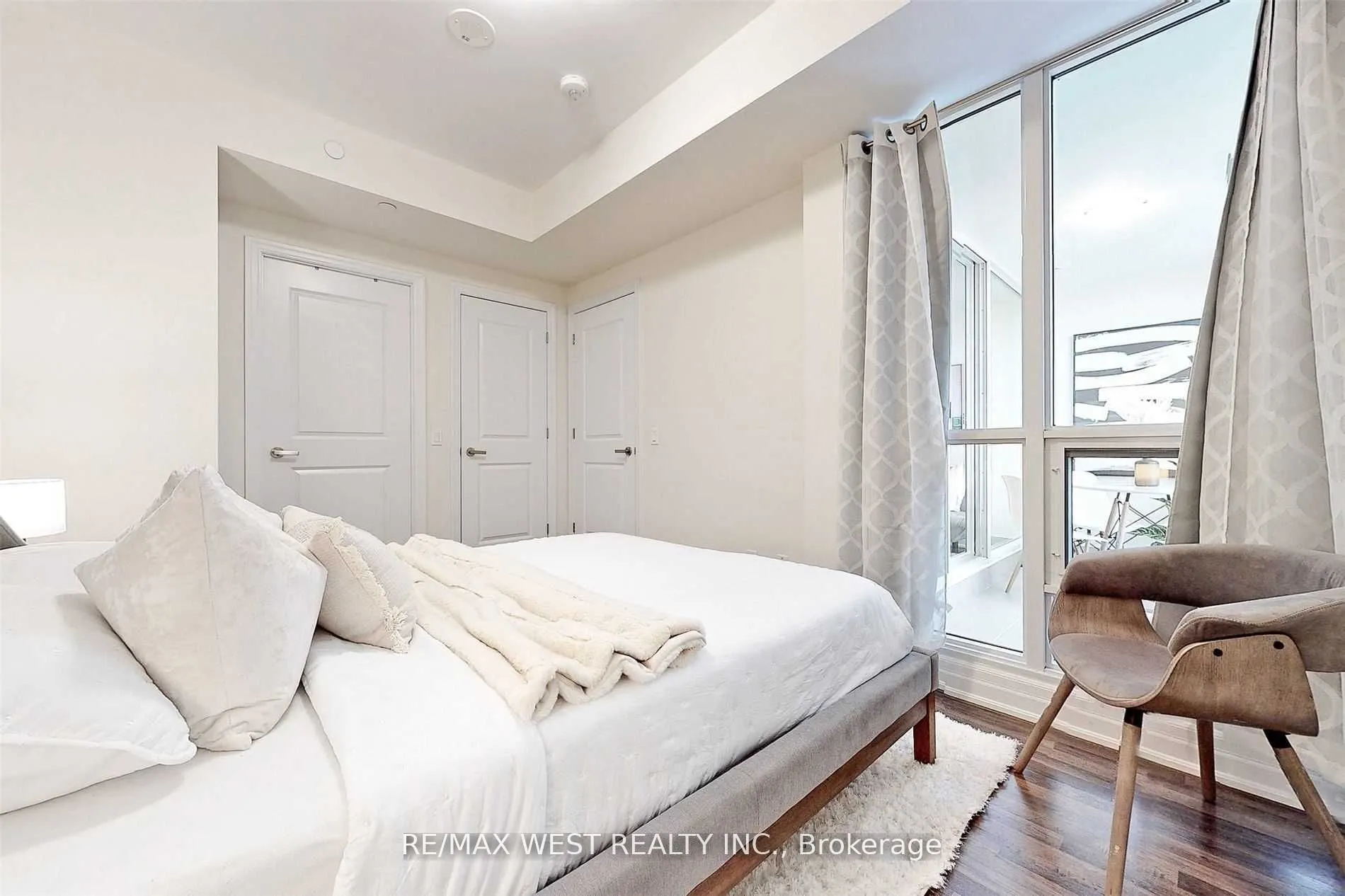 9085 Jane Street, #301