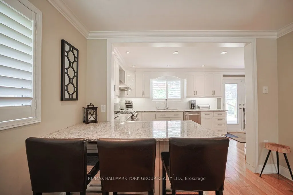 286 Kennedy Street W