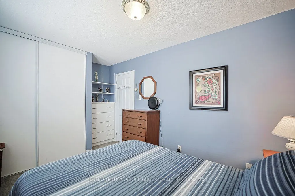 286 Kennedy Street W