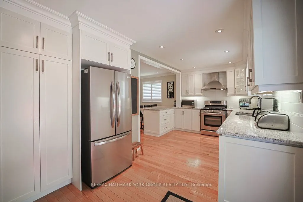 286 Kennedy Street W