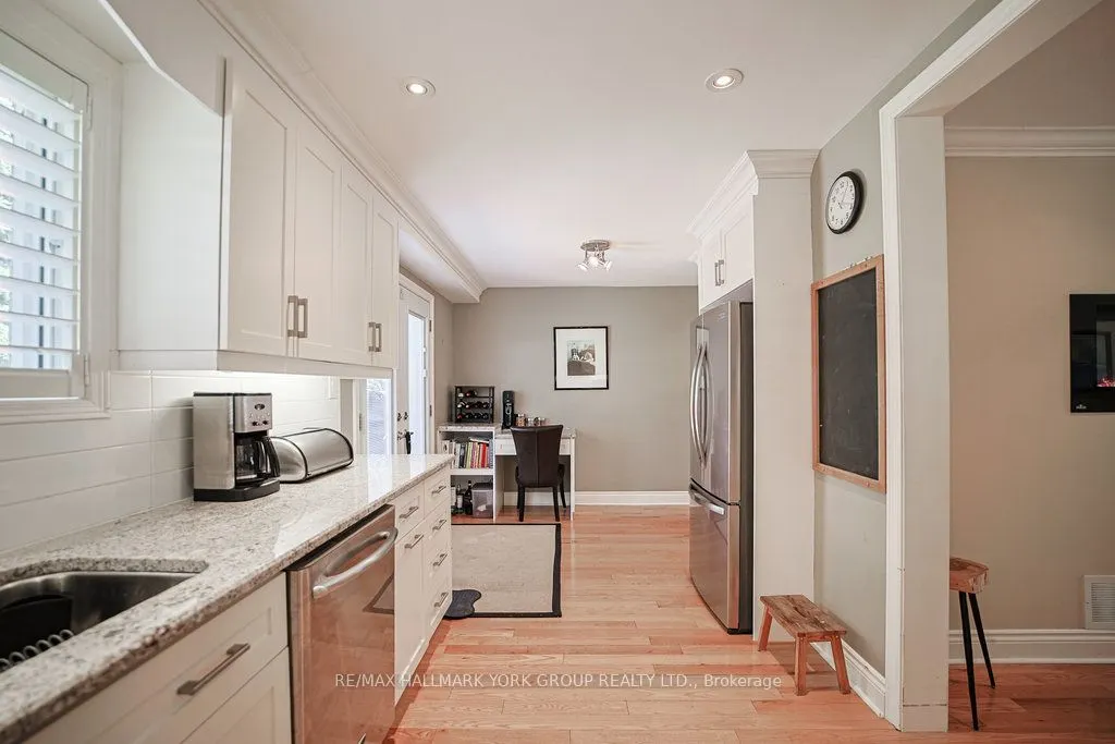 286 Kennedy Street W