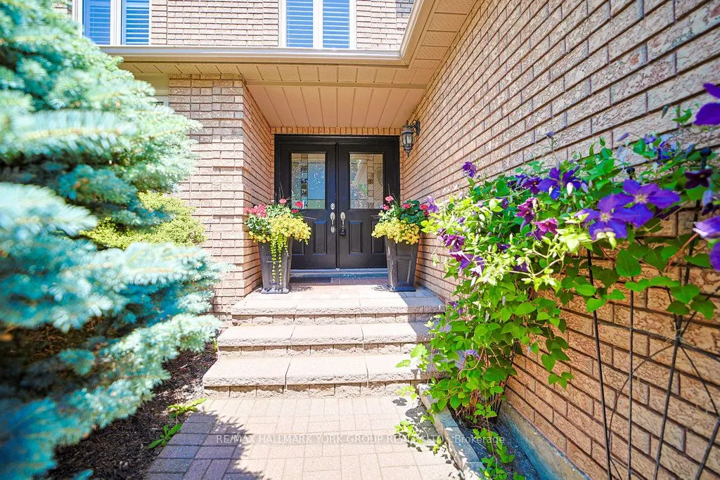 286 Kennedy Street W