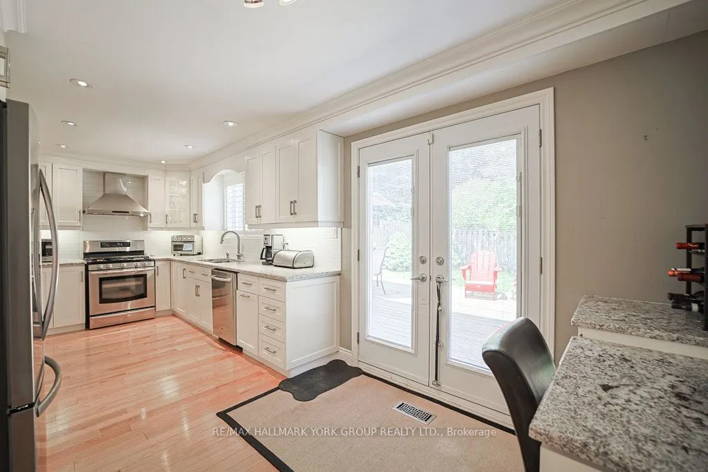 286 Kennedy Street W