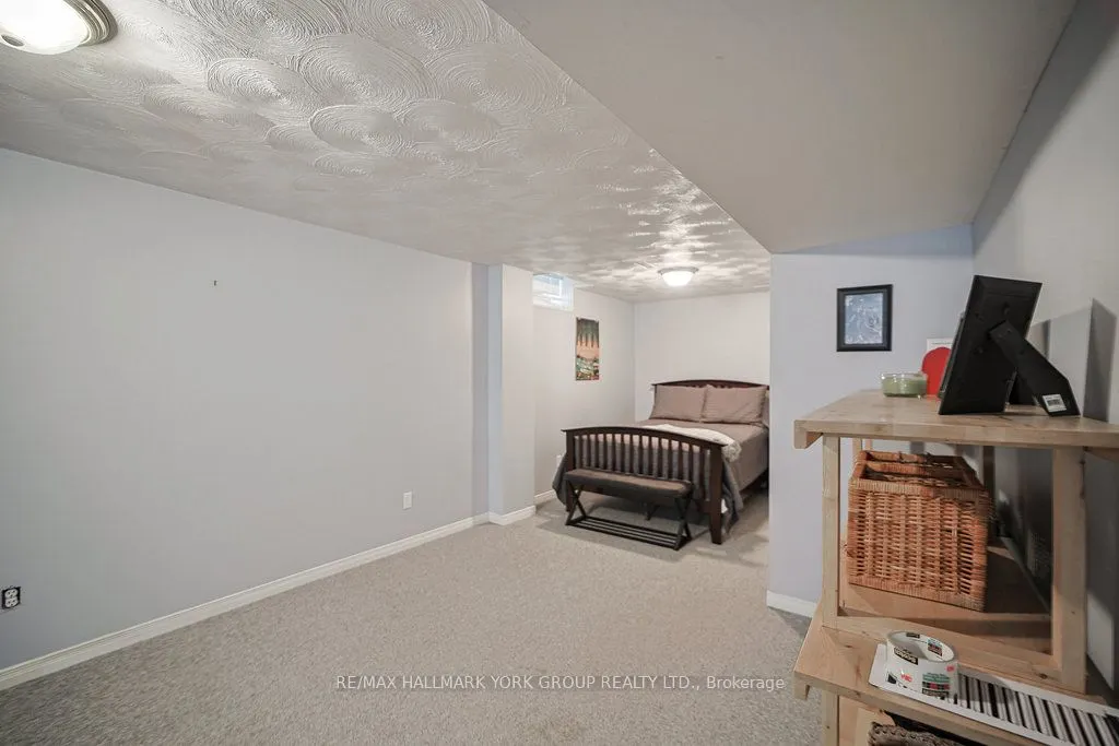 286 Kennedy Street W