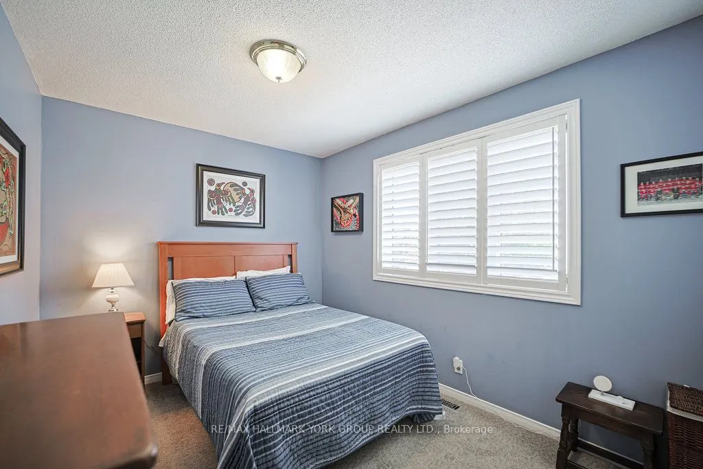 286 Kennedy Street W