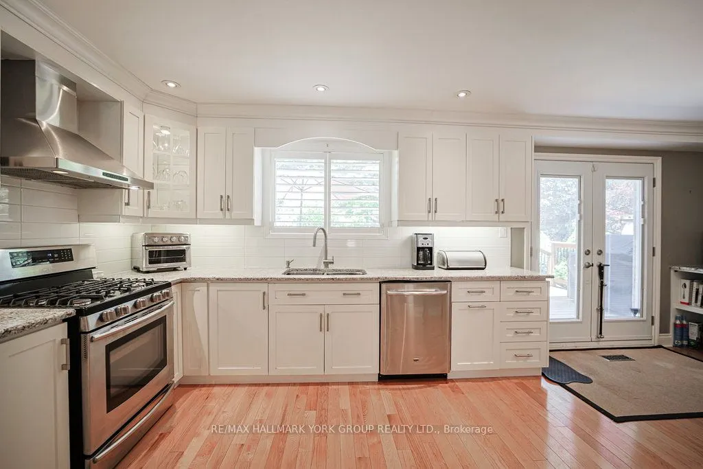286 Kennedy Street W