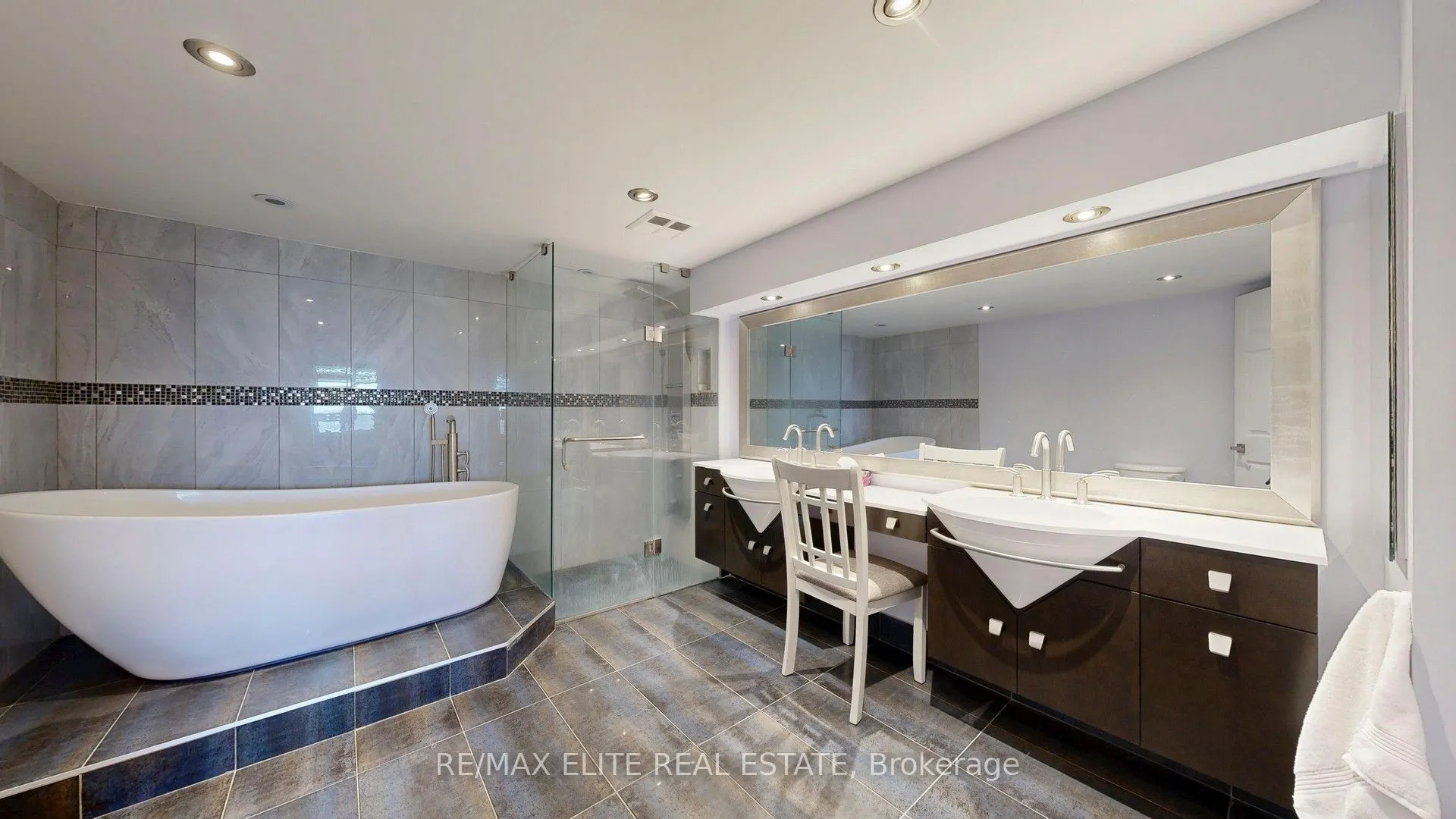 22 Clarissa Drive, #1409