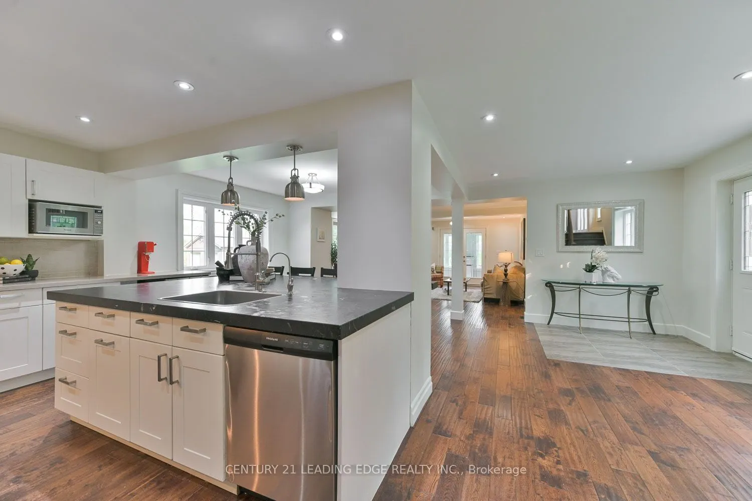 5845 Aurora Road
