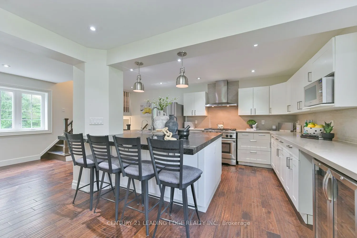5845 Aurora Road