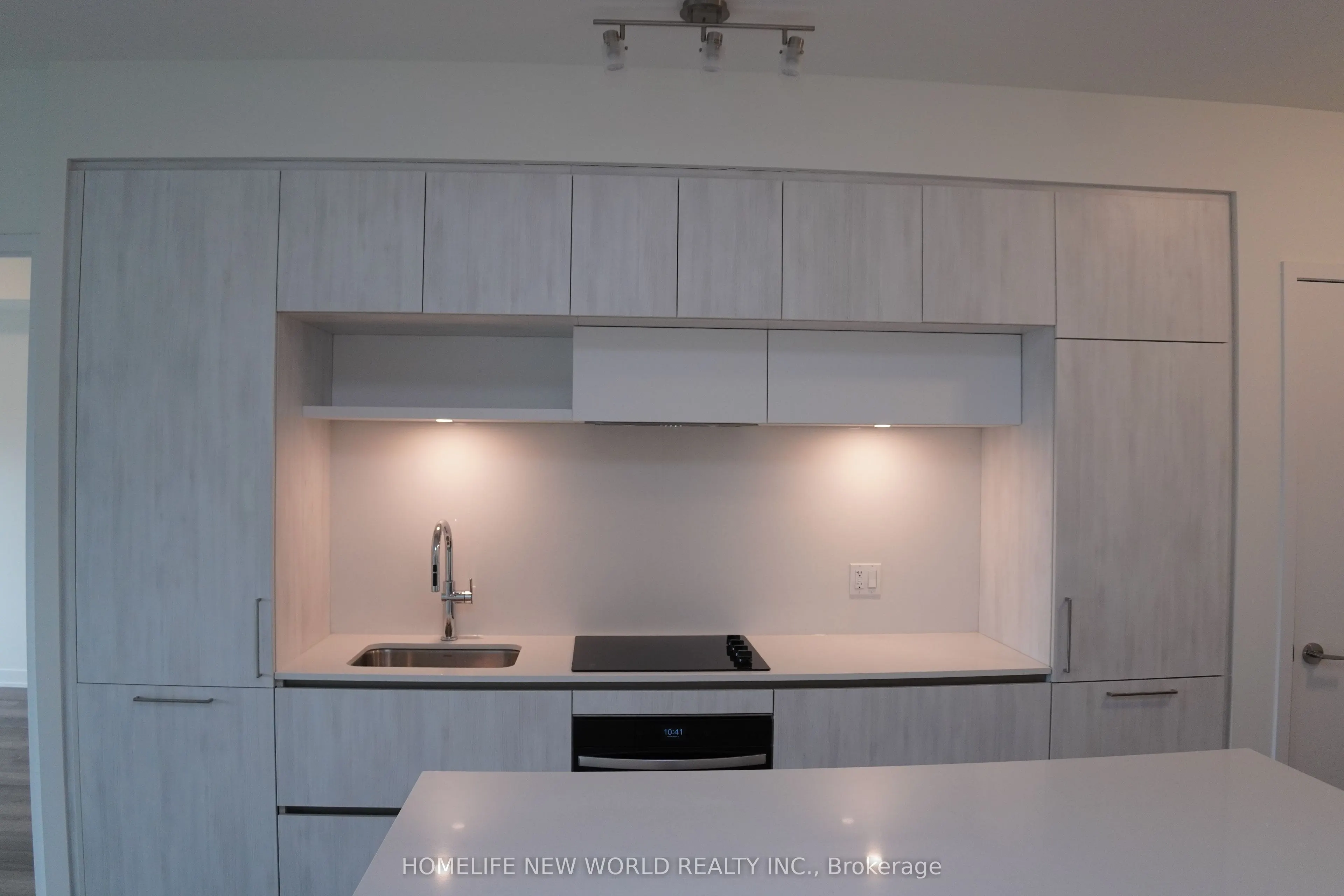 6 David Eyer Road, #706