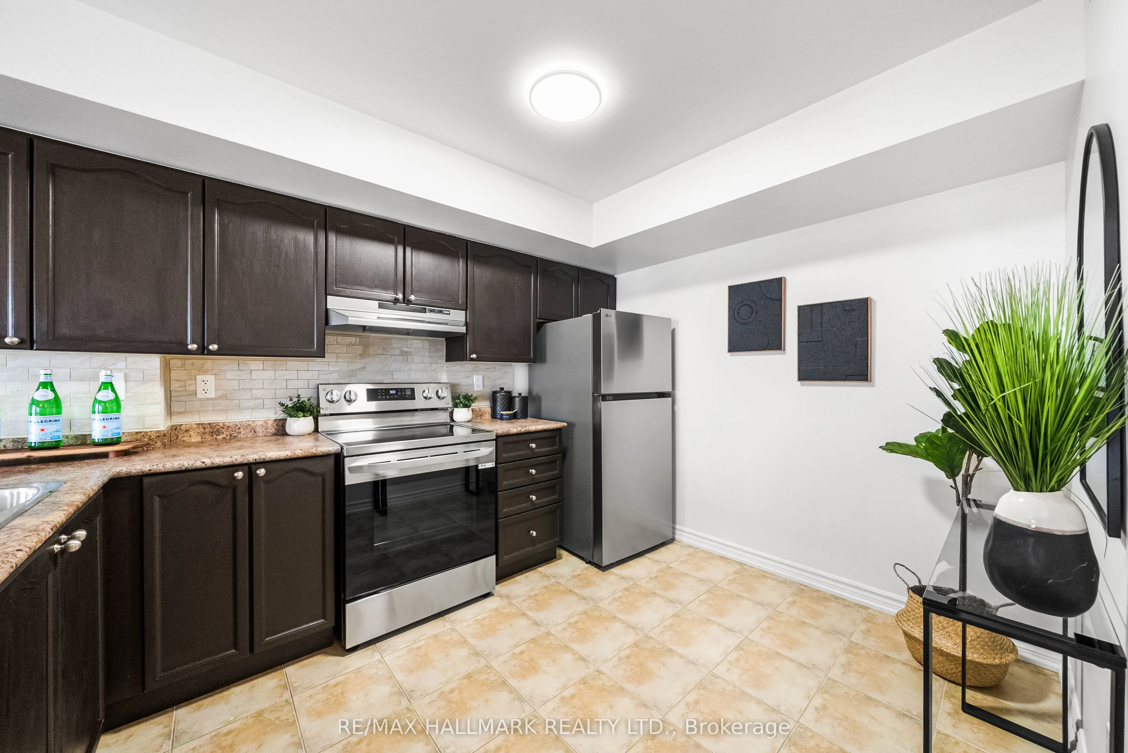 308 John Street, #213