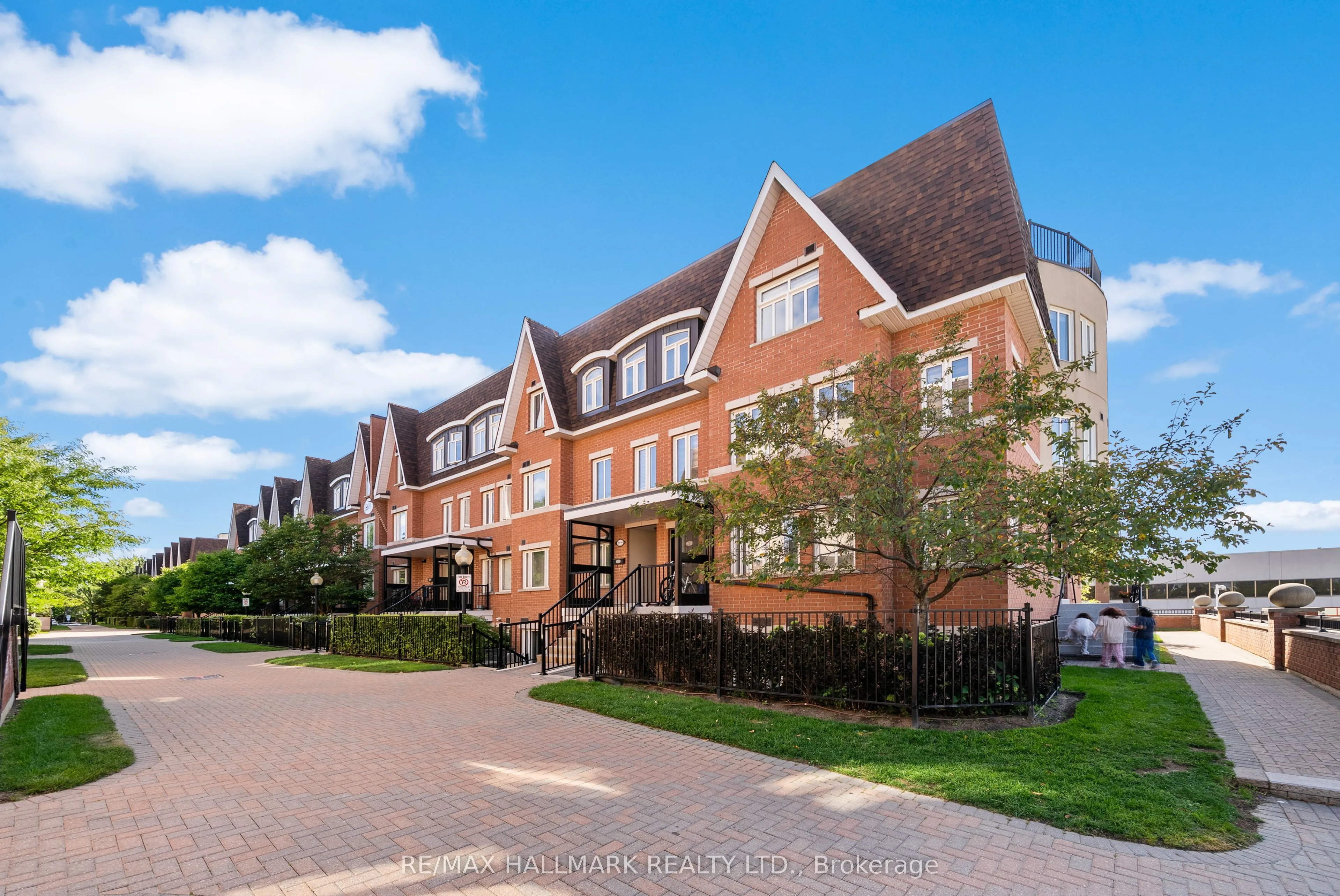 308 John Street, #213