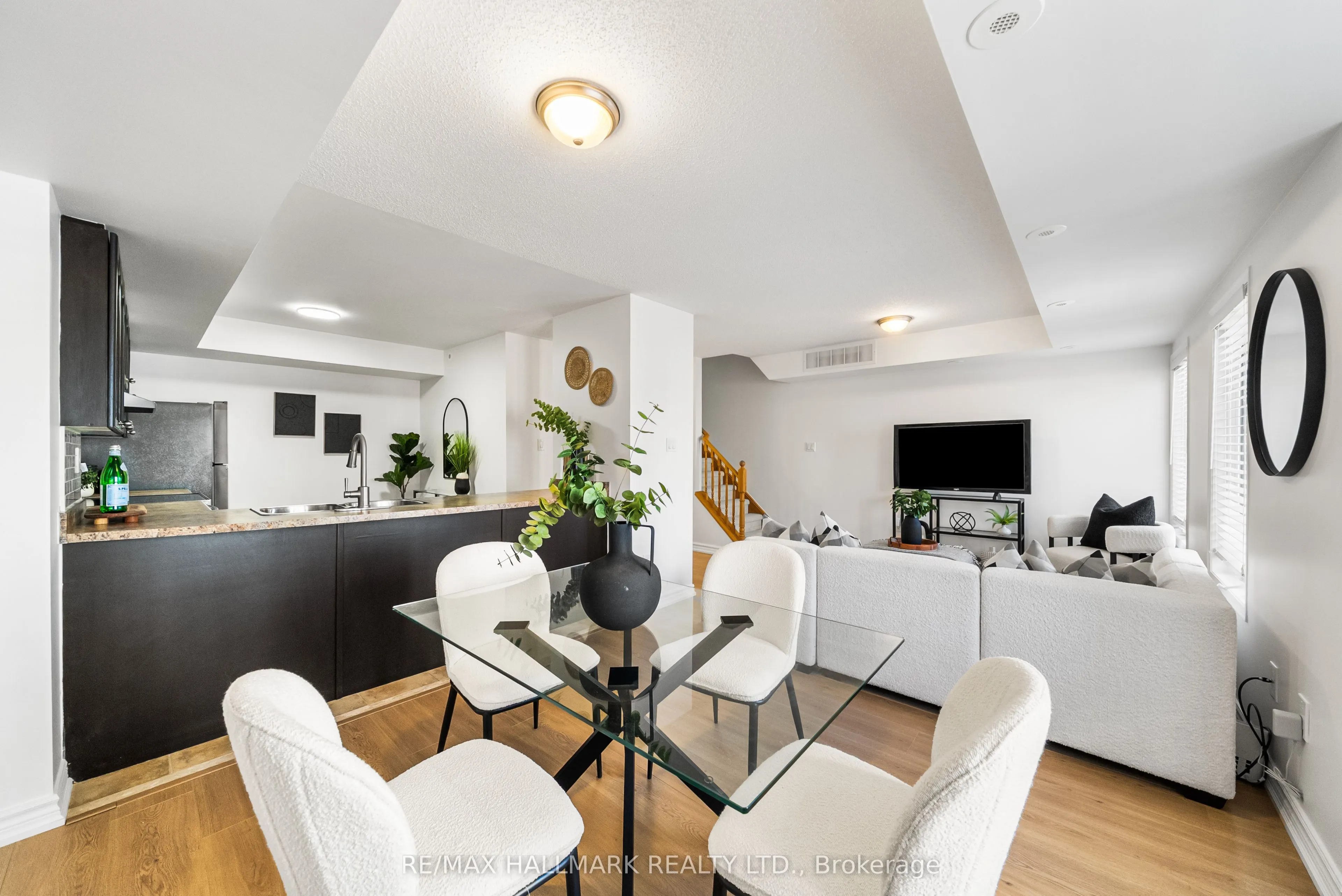 308 John Street, #213