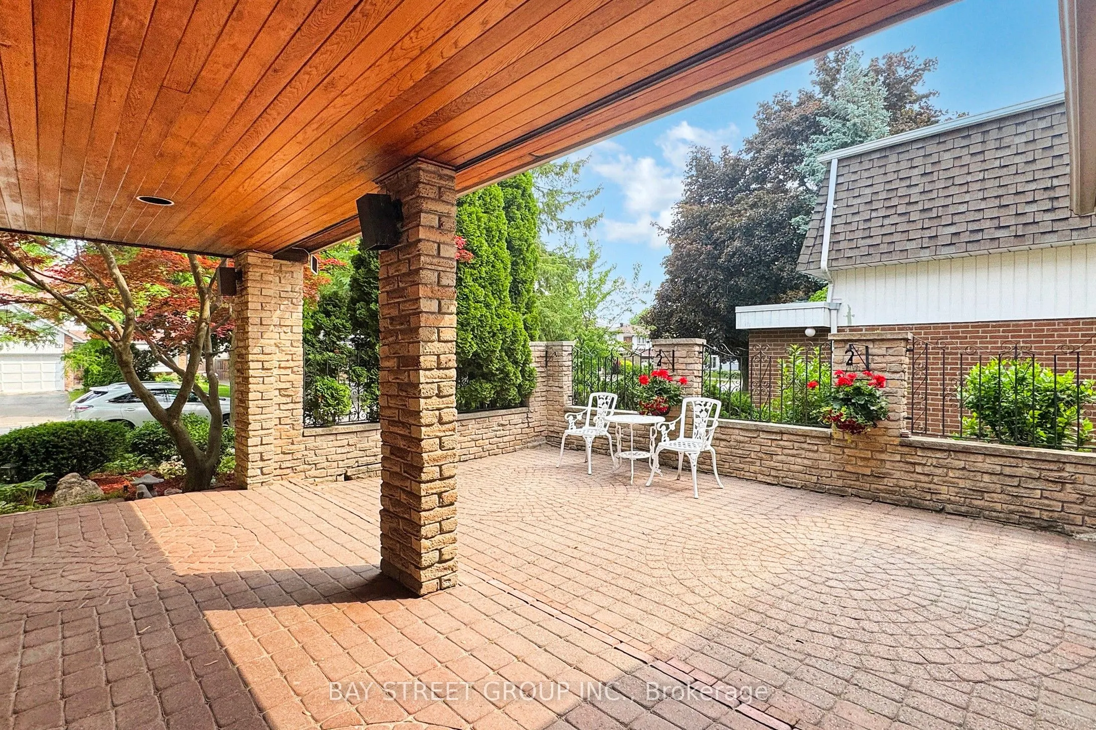 33 Roman Road