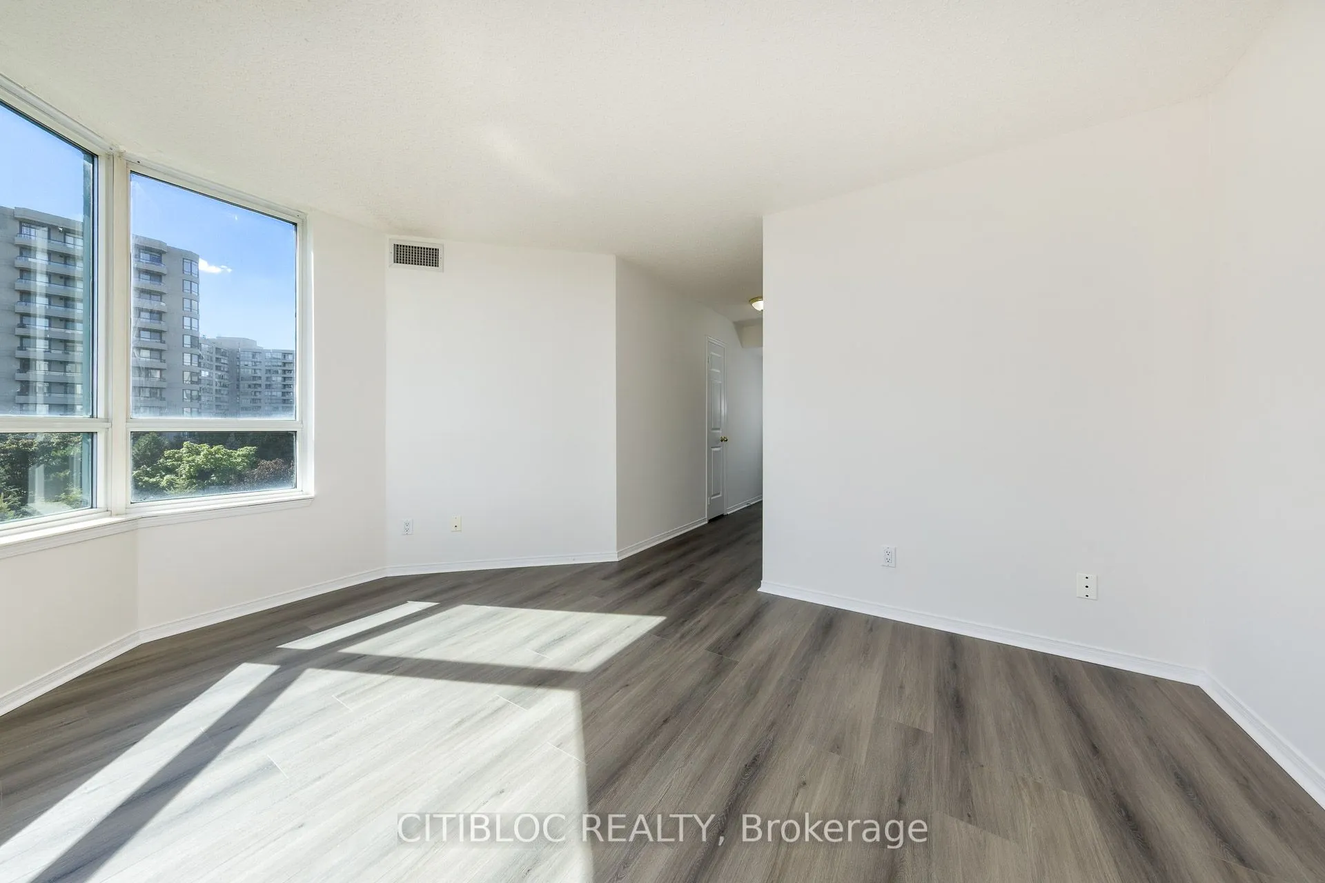 1 Emerald Lane, #508