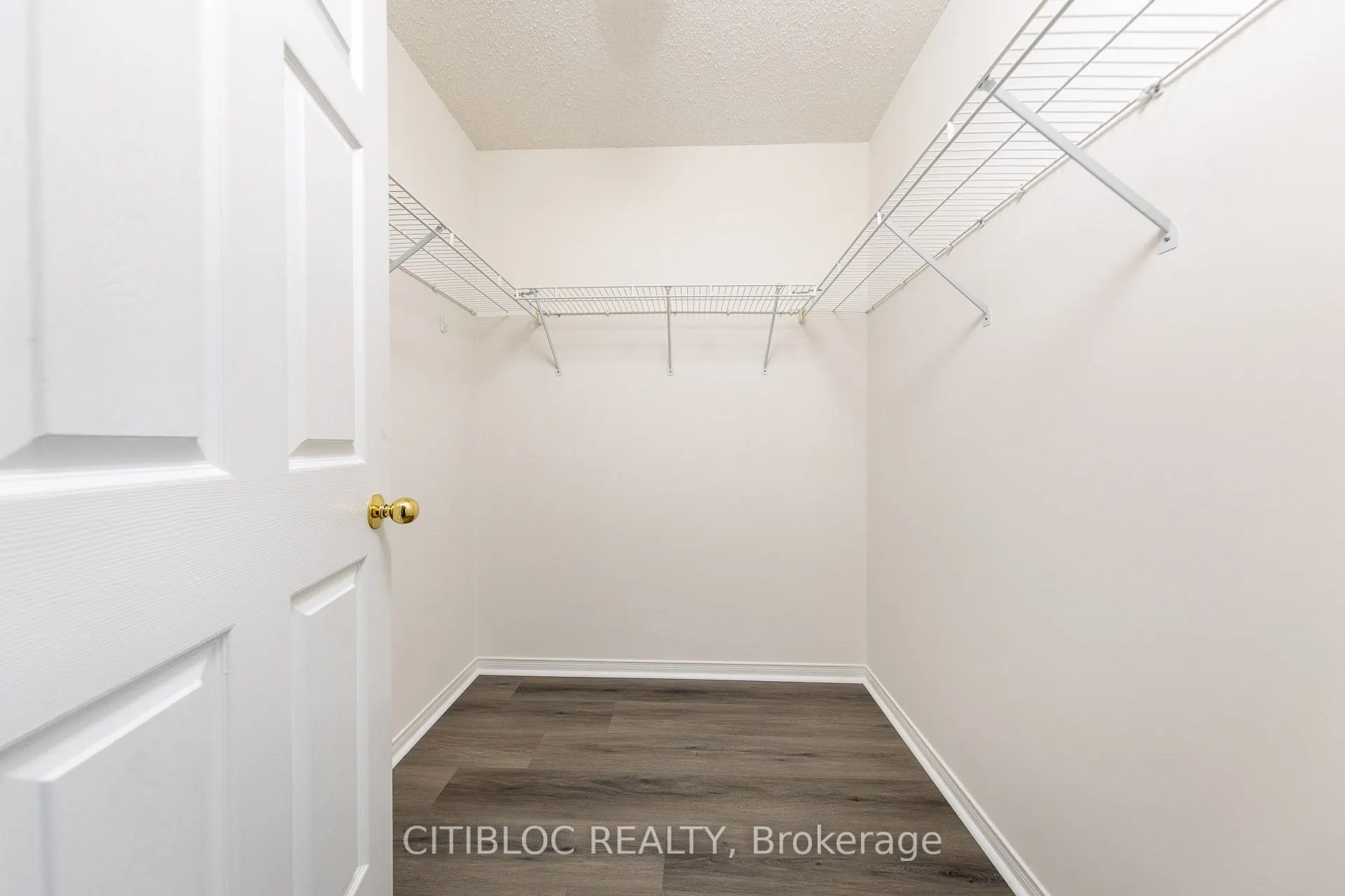 1 Emerald Lane, #508
